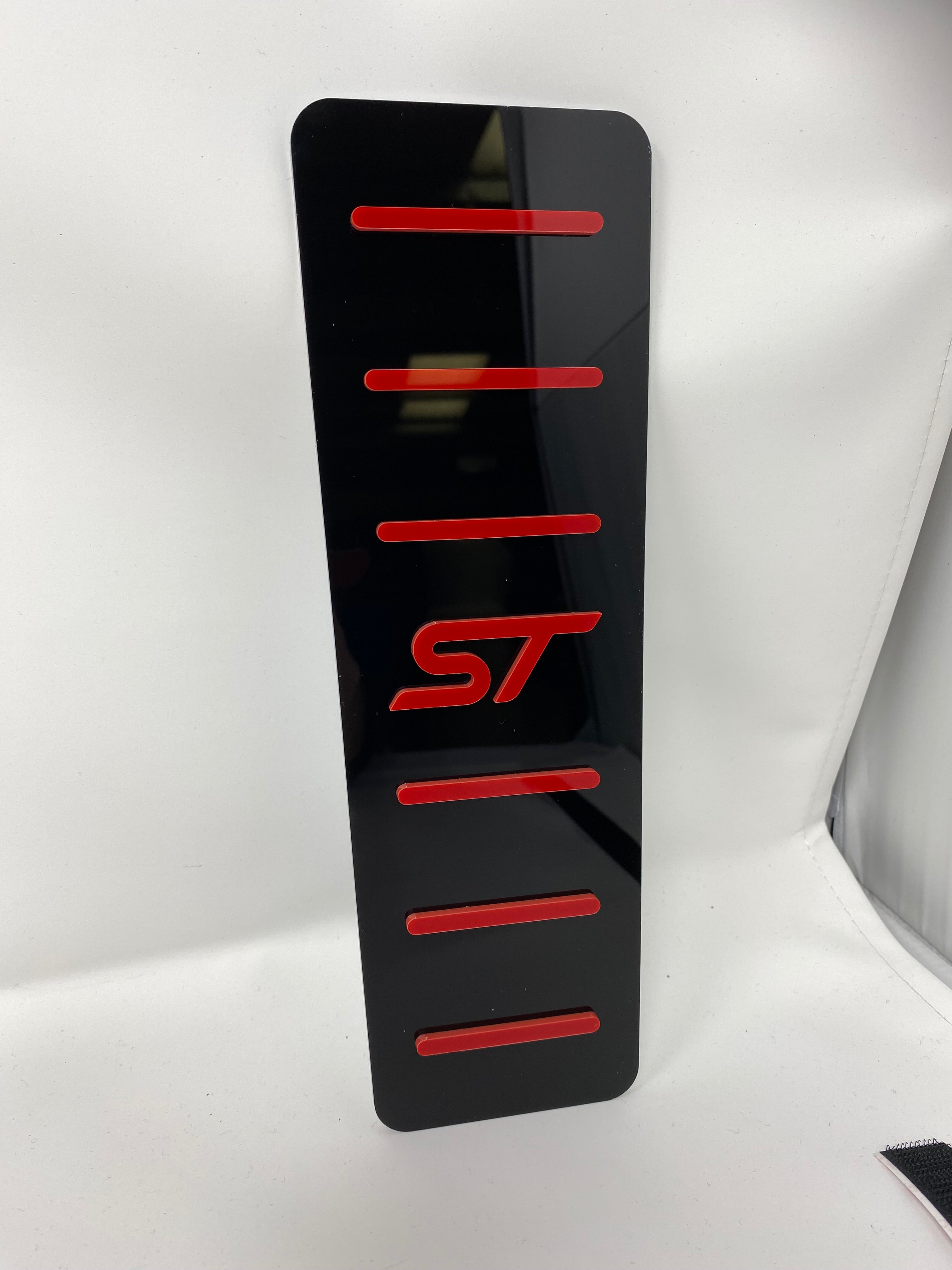 car foot rest plates red and black ST