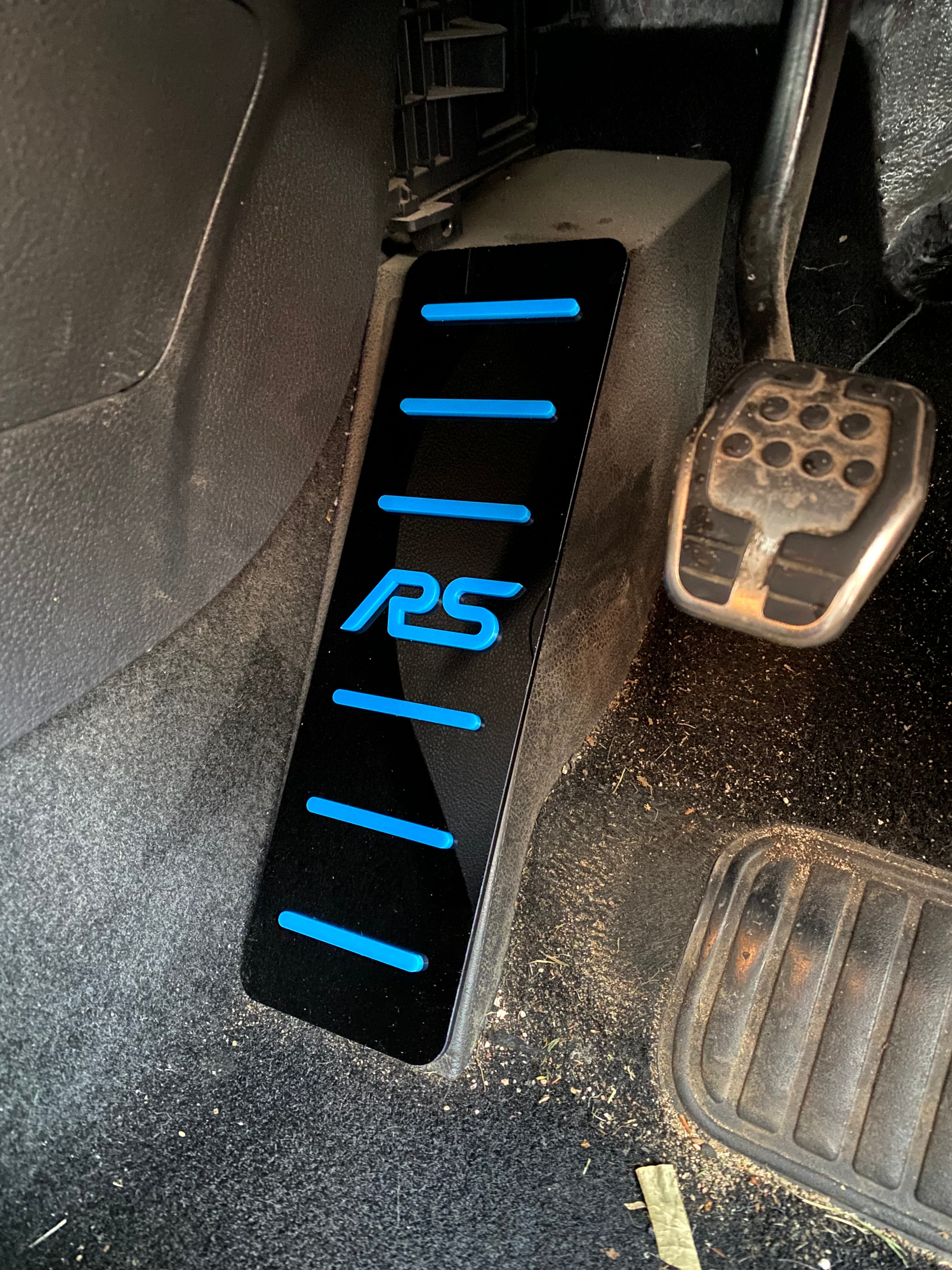 car foot rest plates RS inside car