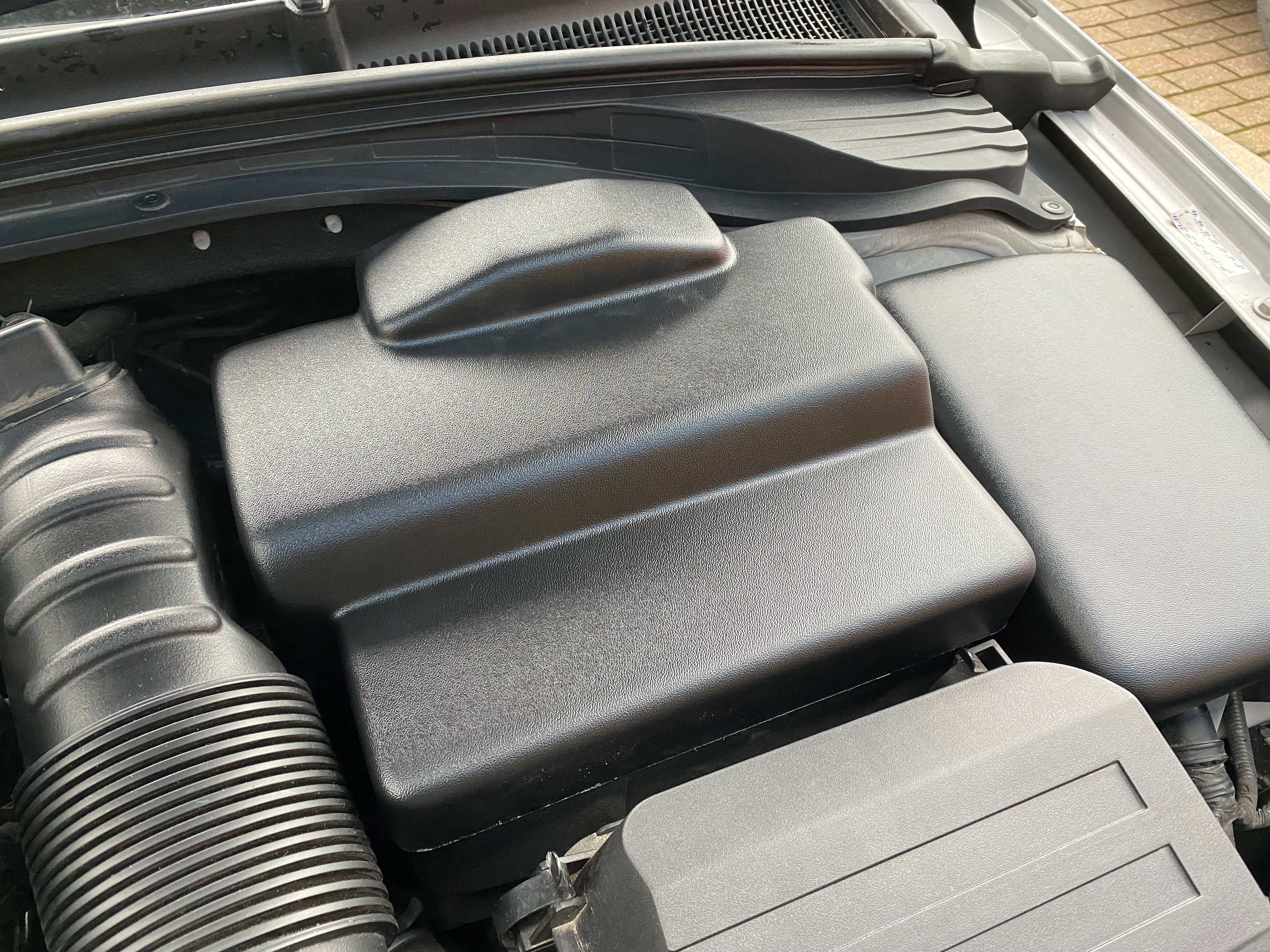 Proform-Batterieabdeckung – Hyundai i30 / Kona N / Veloster N (Kunststoffoberflächen)
