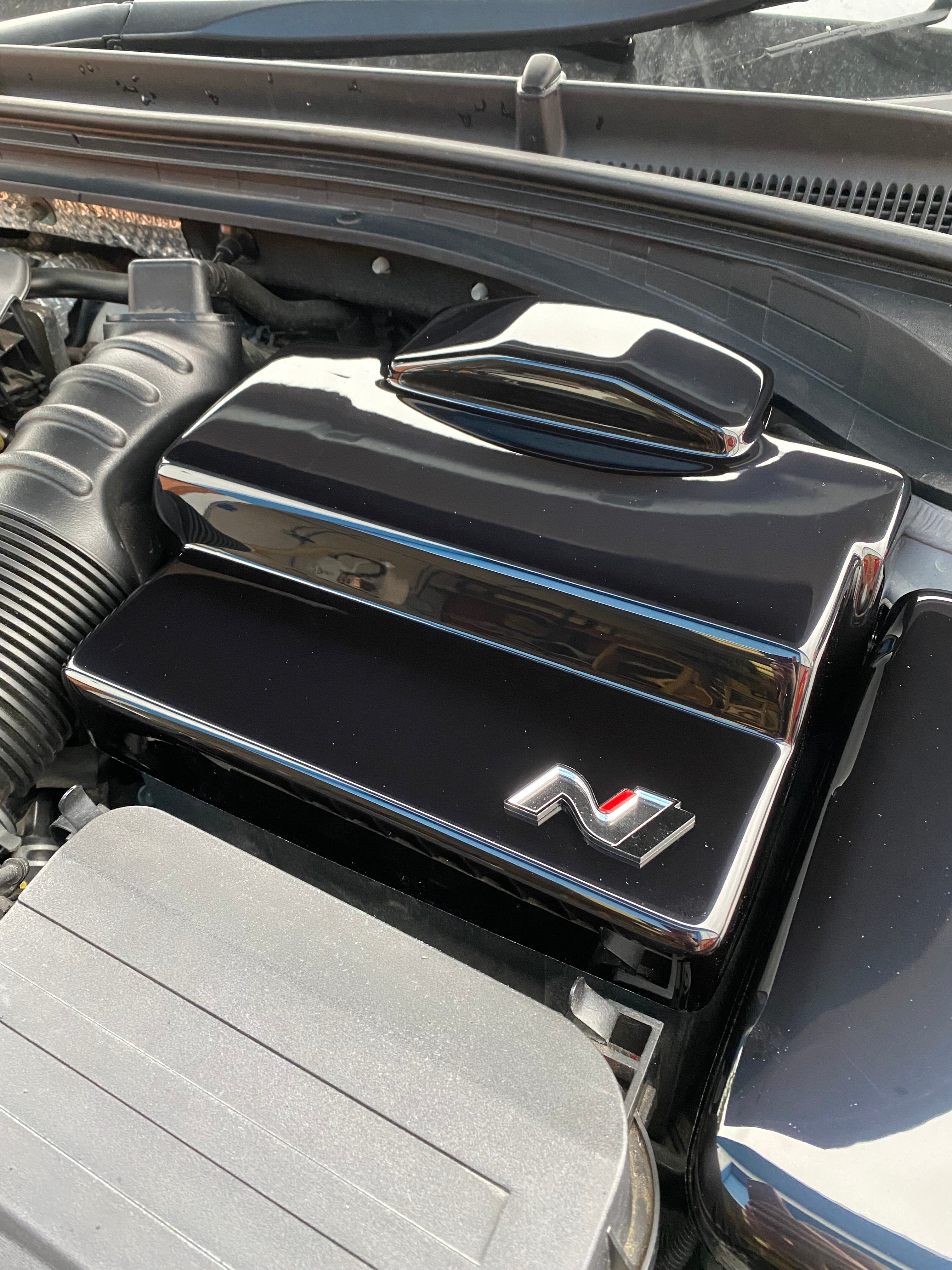 Proform-Batterieabdeckung – Hyundai i30 / Kona N / Veloster N (Kunststoffoberflächen)