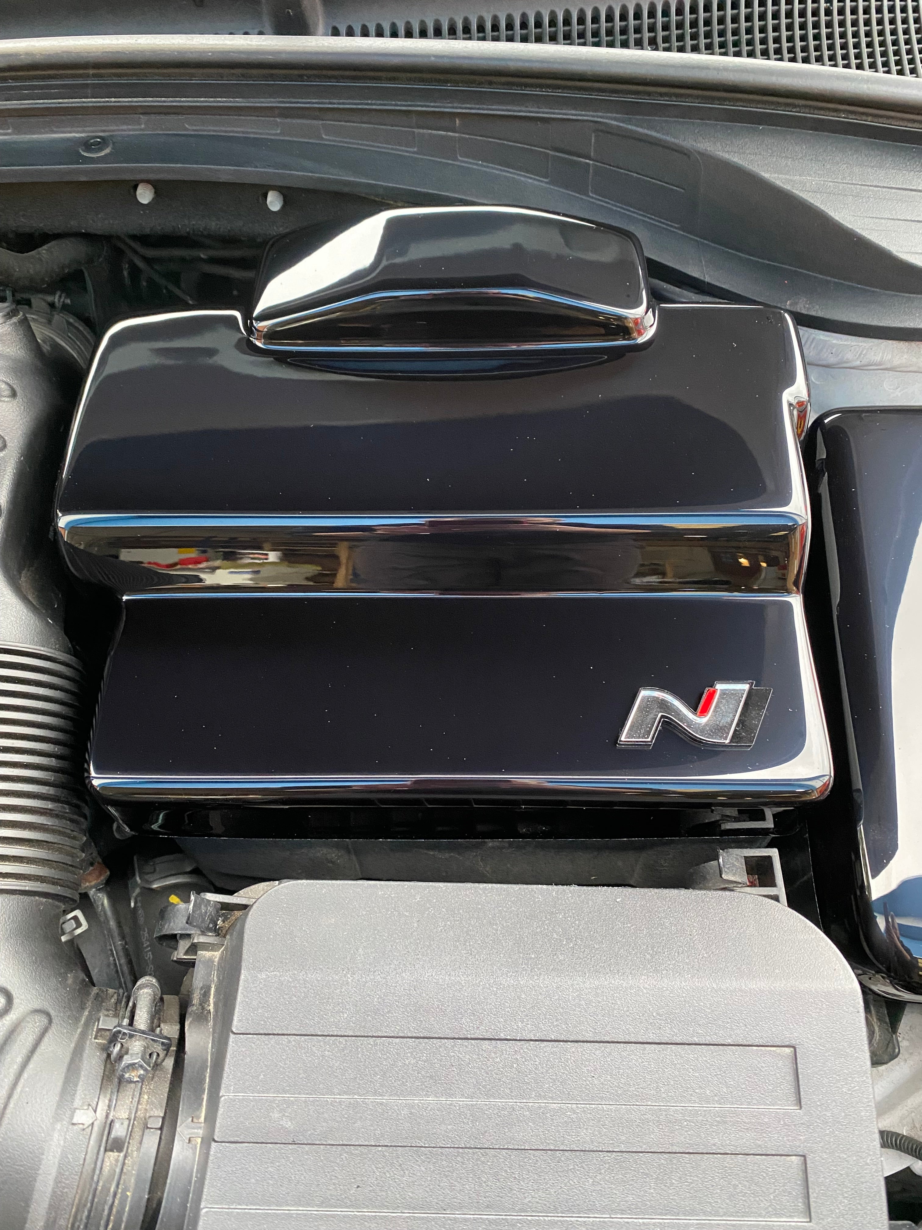 Proform-Batterieabdeckung – Hyundai i30 / Kona N / Veloster N (Kunststoffoberflächen)