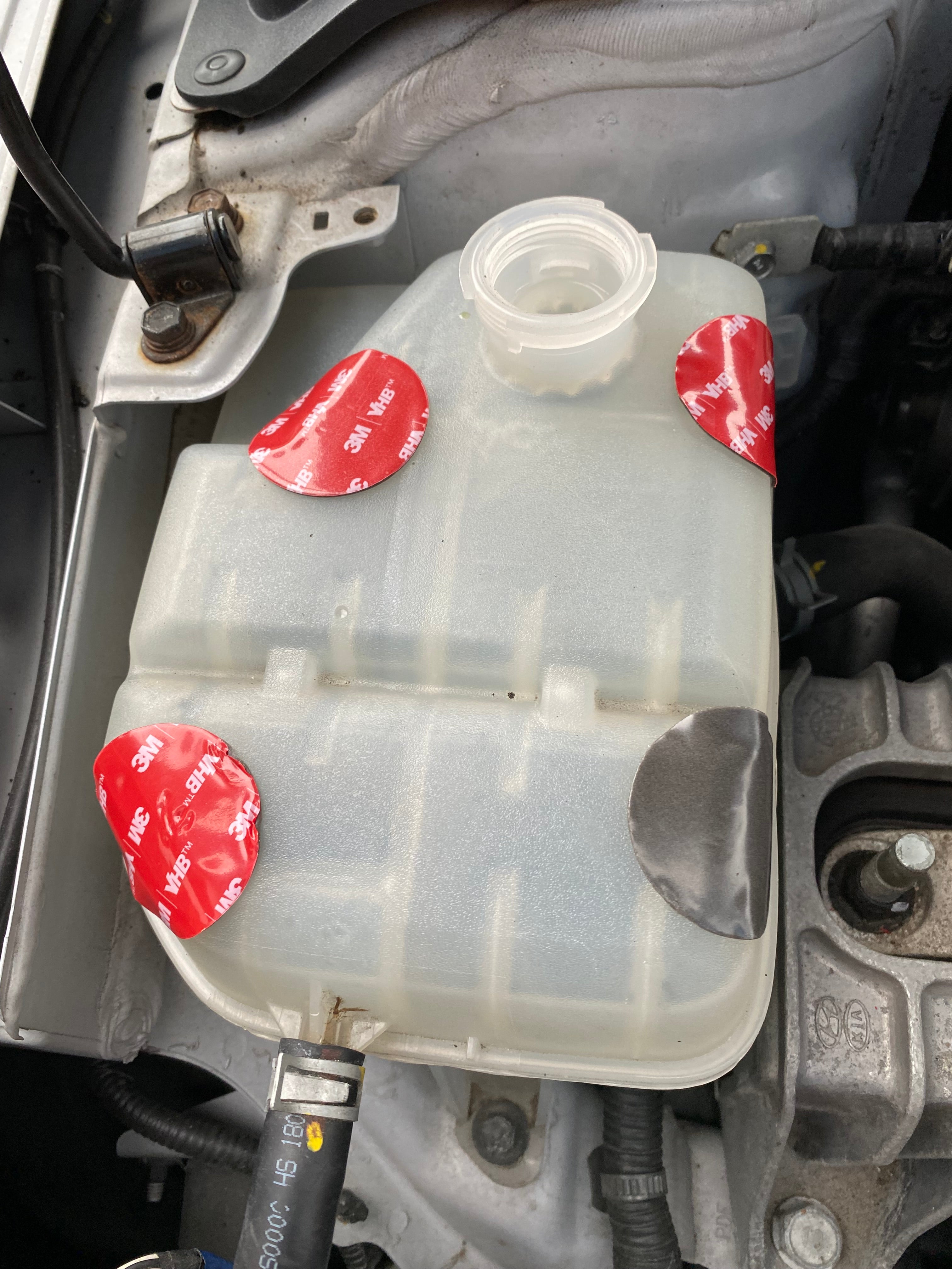 Proform Kühlmitteltankabdeckung – Hyundai i30N / Kona N / Veloster N (Kunststoffoberflächen)