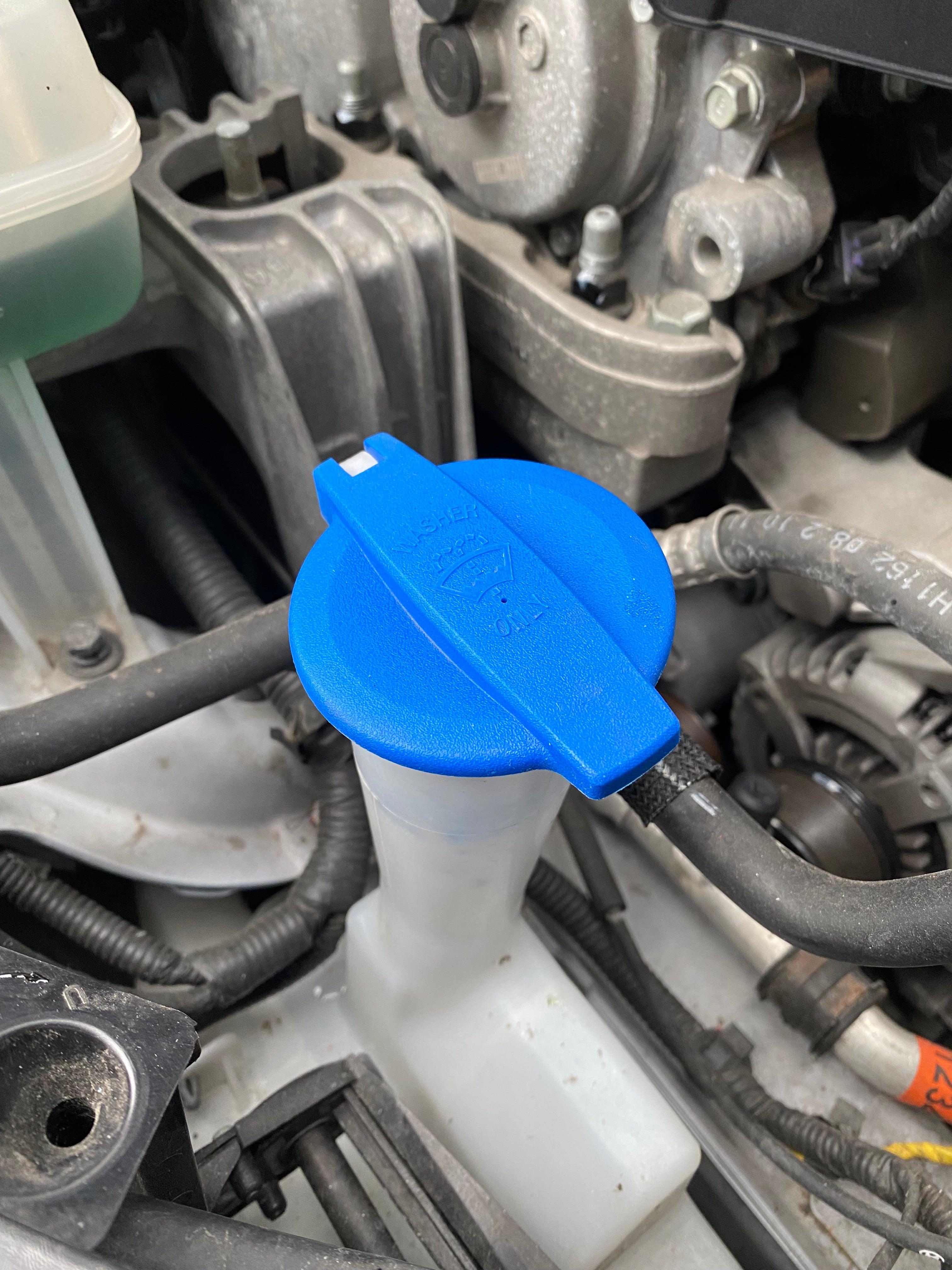 Proform-Abdeckung für Scheibenwaschbehälterdeckel – Hyundai i20/i30/Kona N/Veloster N (Kunststoffoberflächen)