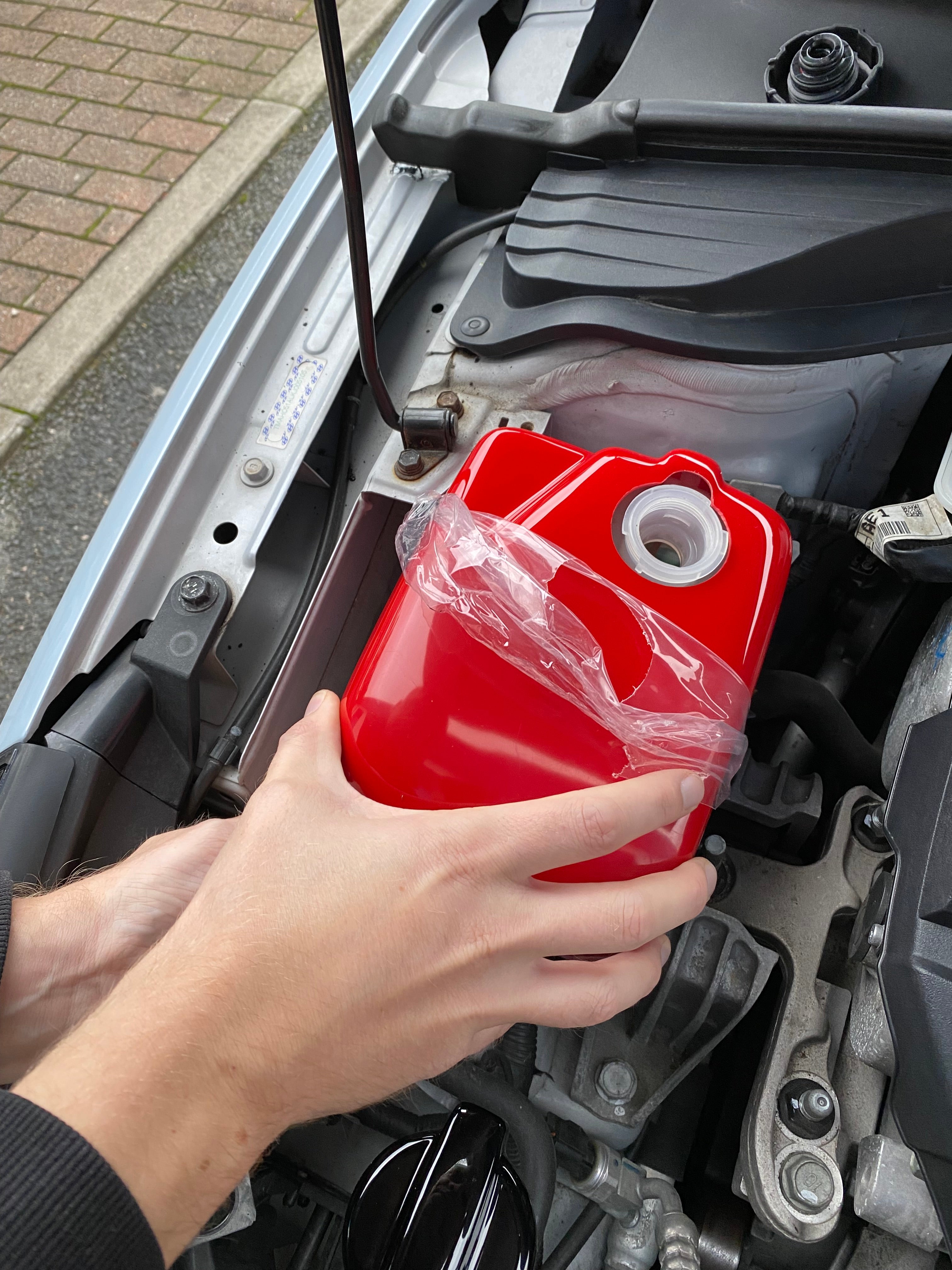 Proform Kühlmitteltankabdeckung – Hyundai i30N / Kona N / Veloster N (Kunststoffoberflächen)