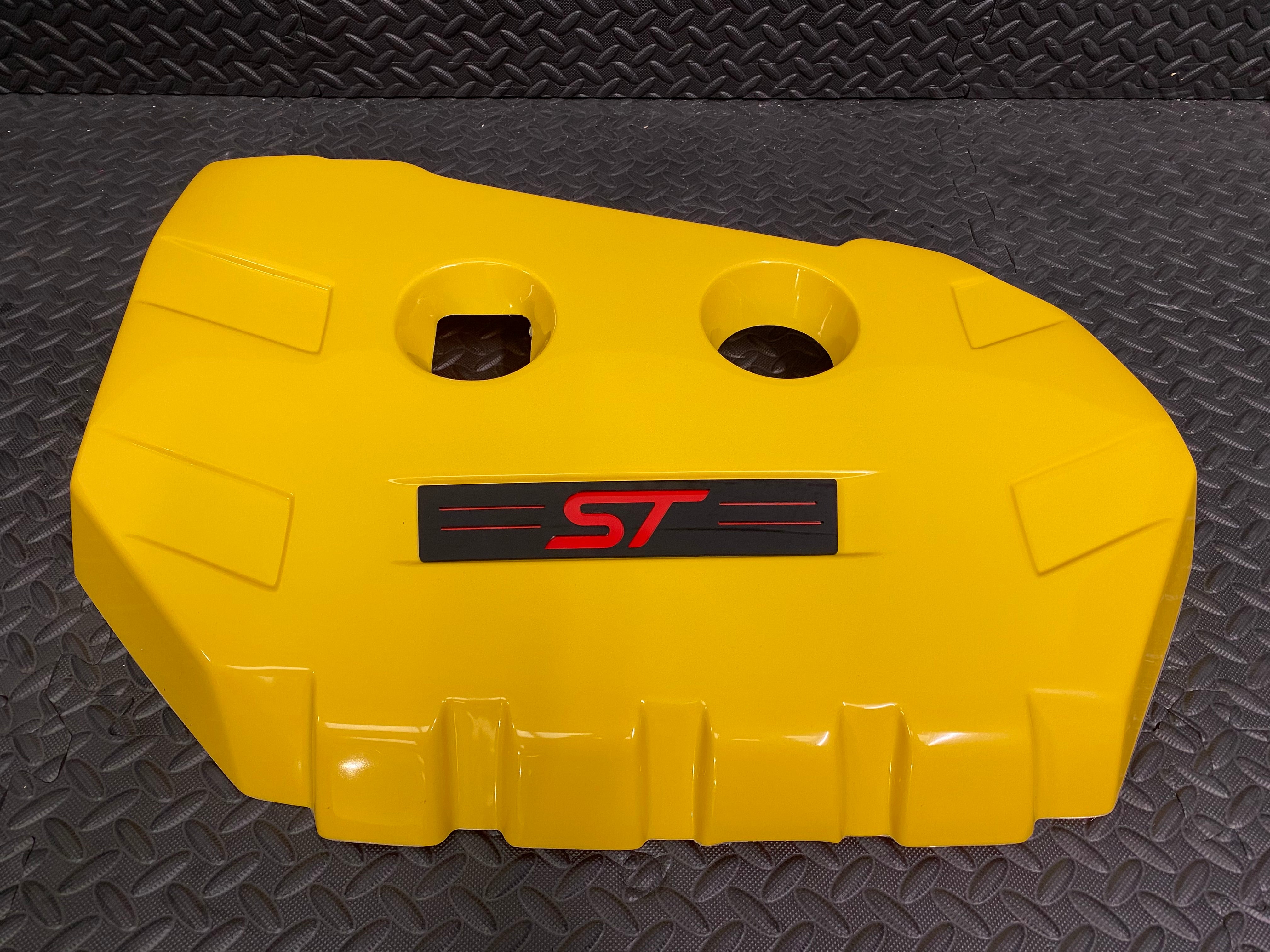 Proform Engine Covers For MK3/3.5 Focus ST Petrol in gloss yello