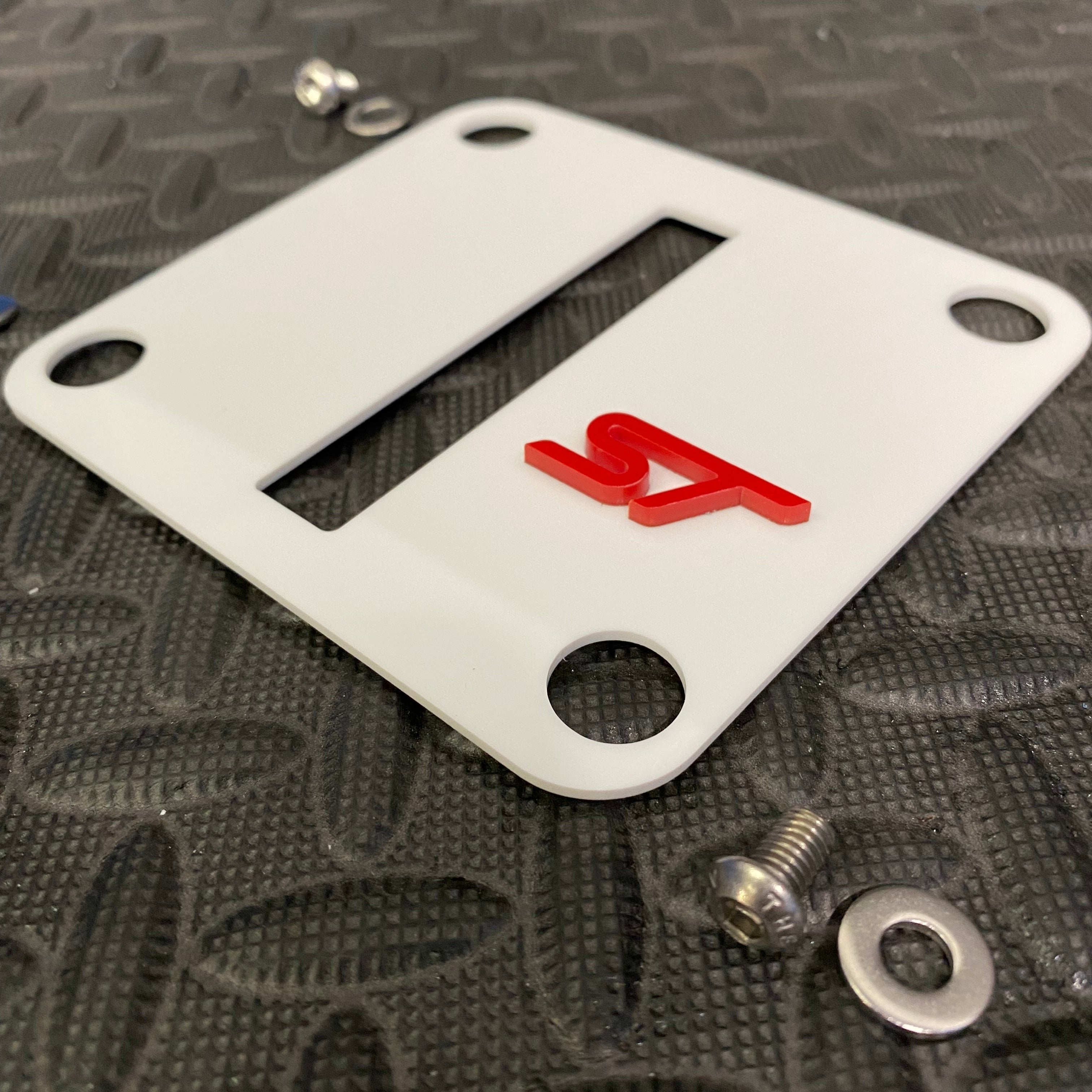 Proform Upper Bonnet Catch Plate - Mk6 Fiesta