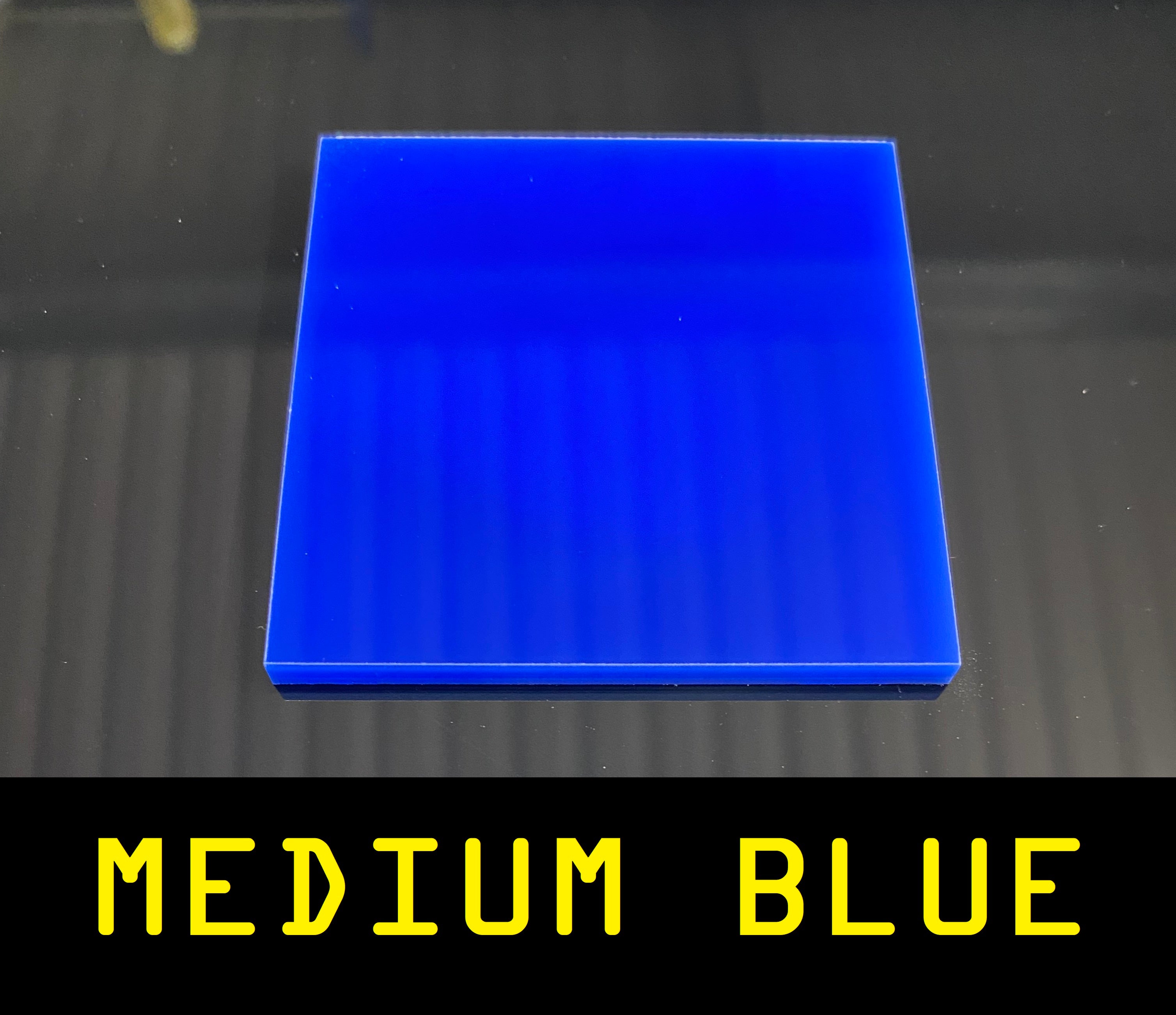 Support de capot universel - Paintmodz (acrylique 4D)