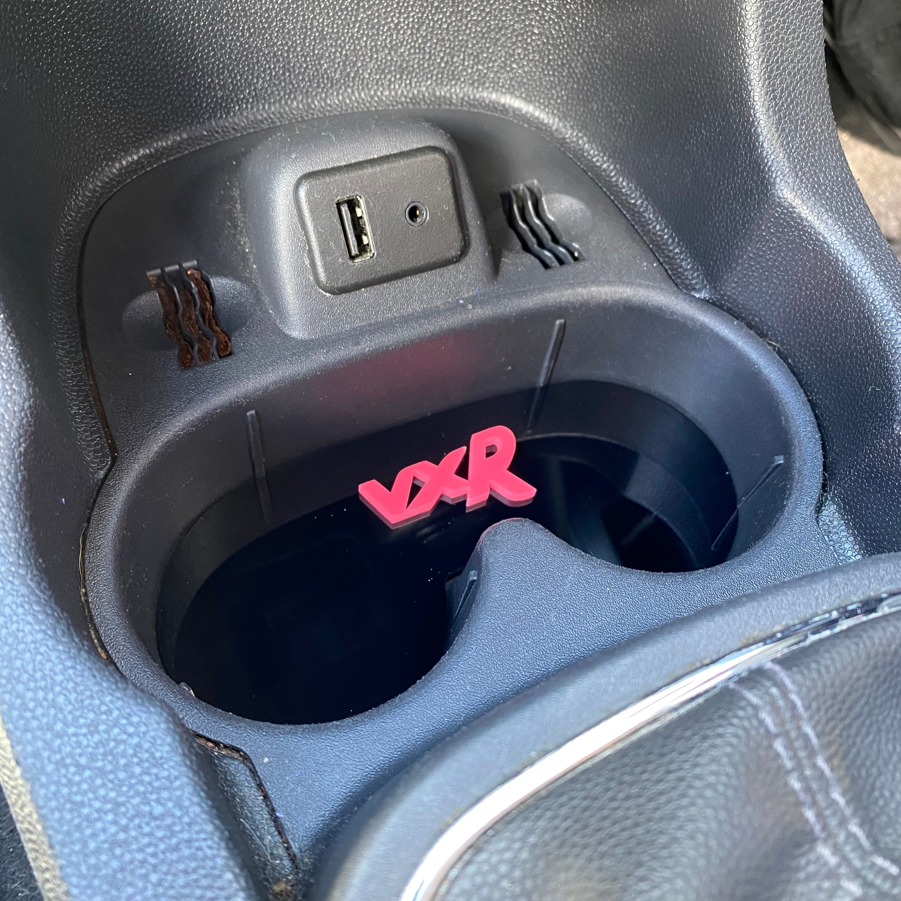 Insert de porte-gobelet pour Vauxhall / Opel Corsa D (y compris VXR)