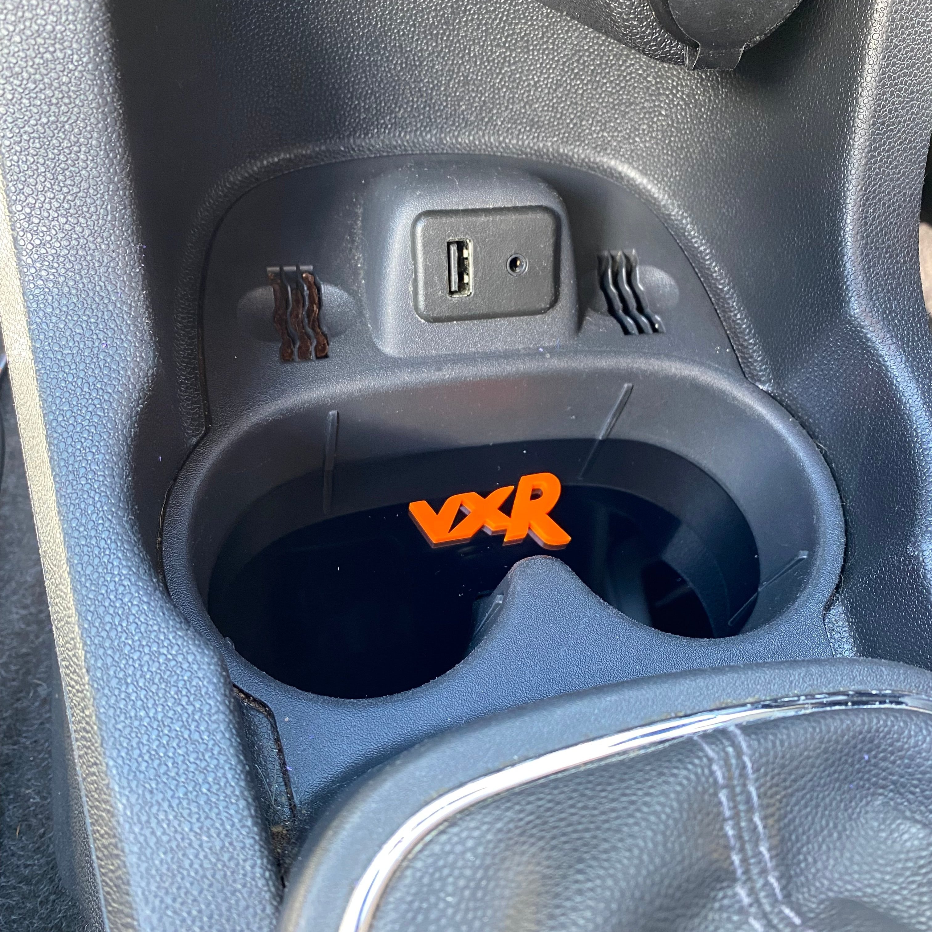 Insert de porte-gobelet pour Vauxhall / Opel Corsa D (y compris VXR)