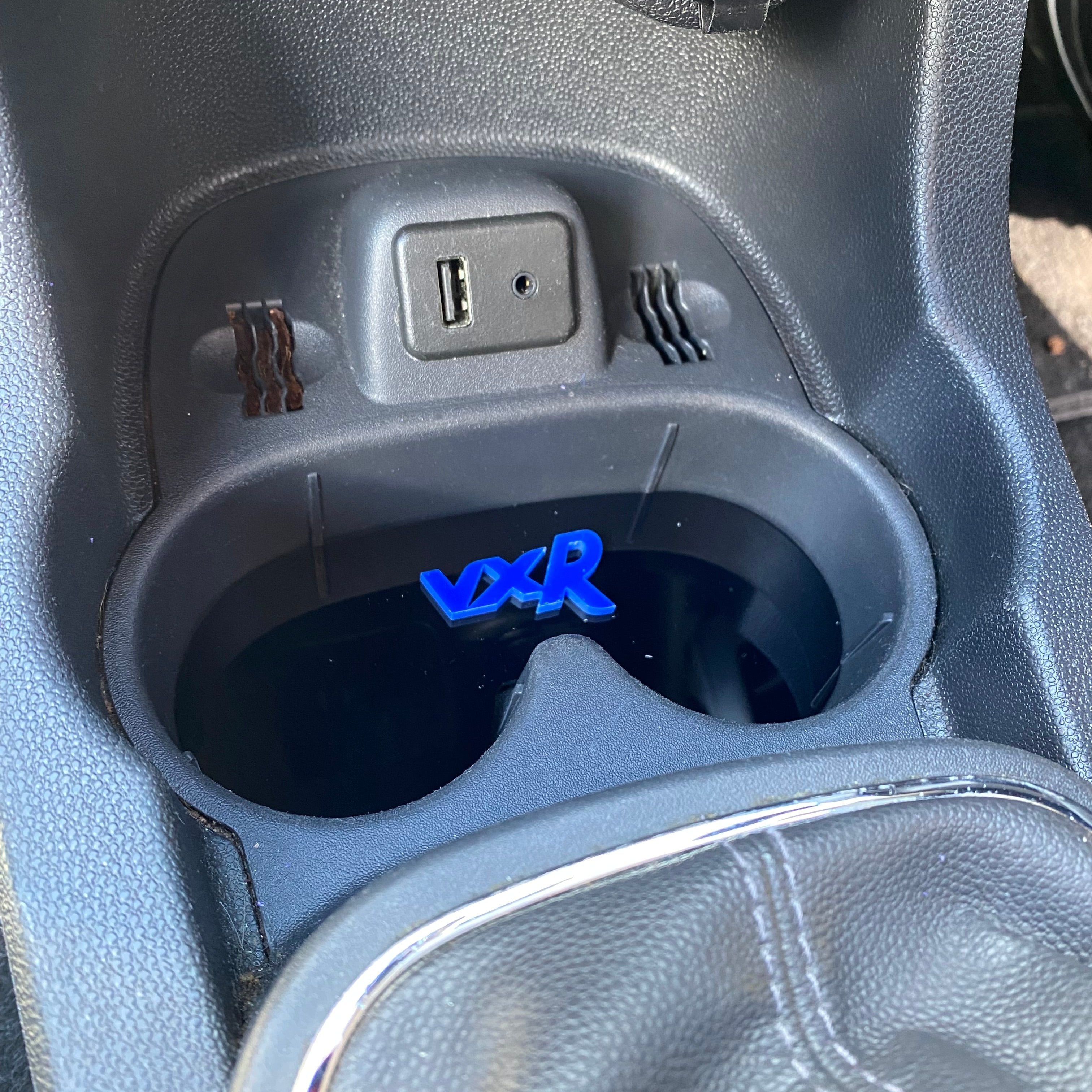 Insert de porte-gobelet pour Vauxhall / Opel Corsa D (y compris VXR)