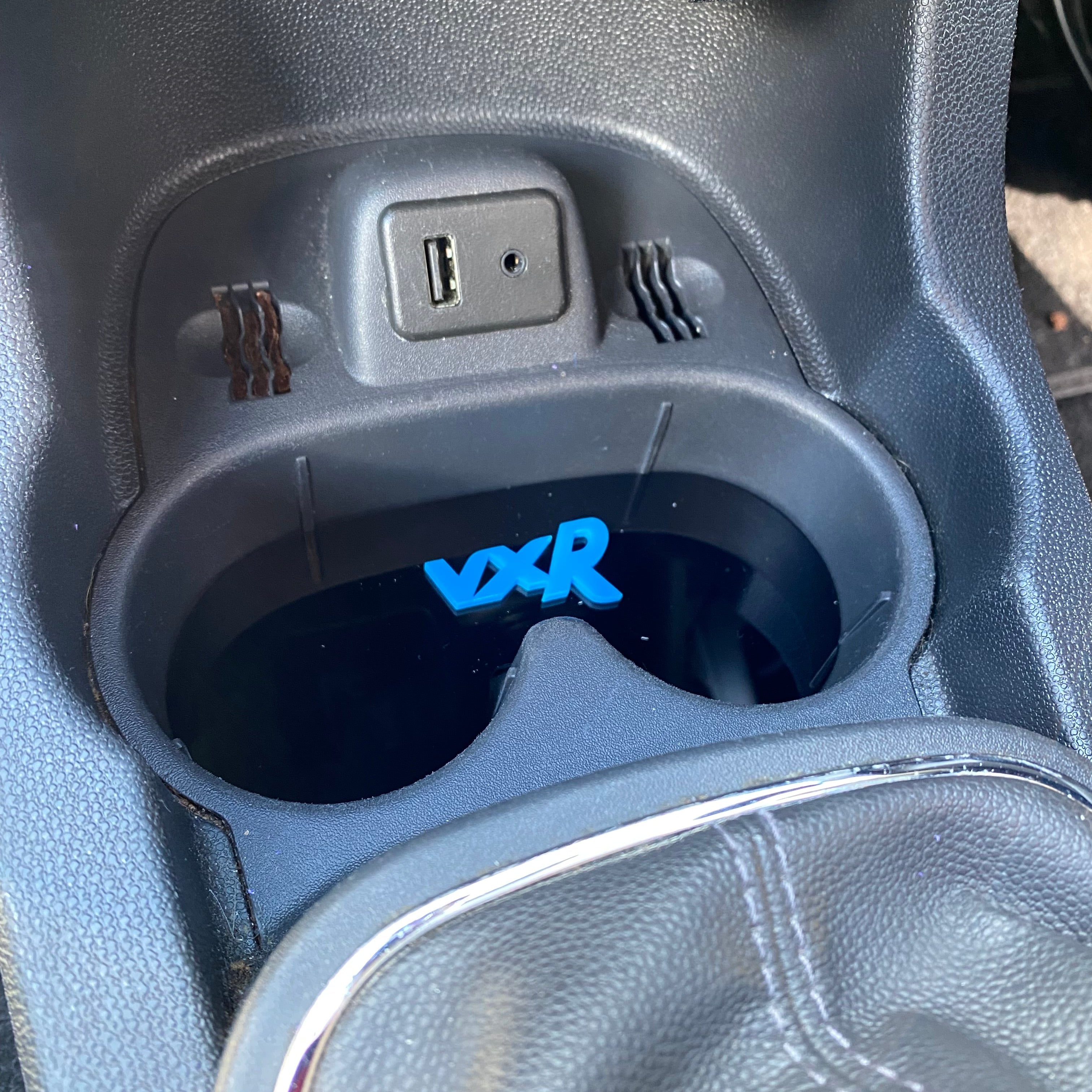Insert de porte-gobelet pour Vauxhall / Opel Corsa D (y compris VXR)