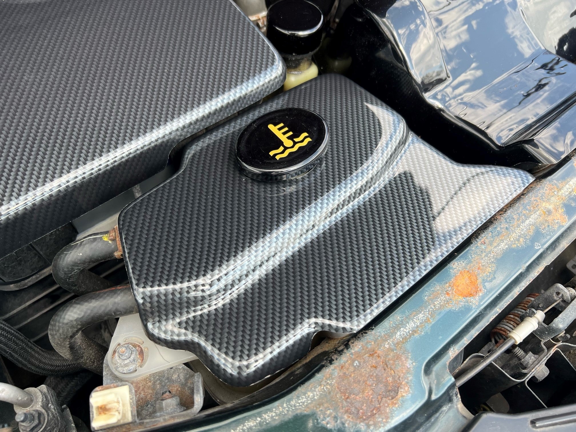 Proform Coolant Tank Cover - Mazda MX5/Miata Mk3/3.5/NC - Deluxe Carbon Fibre Effect Plastic