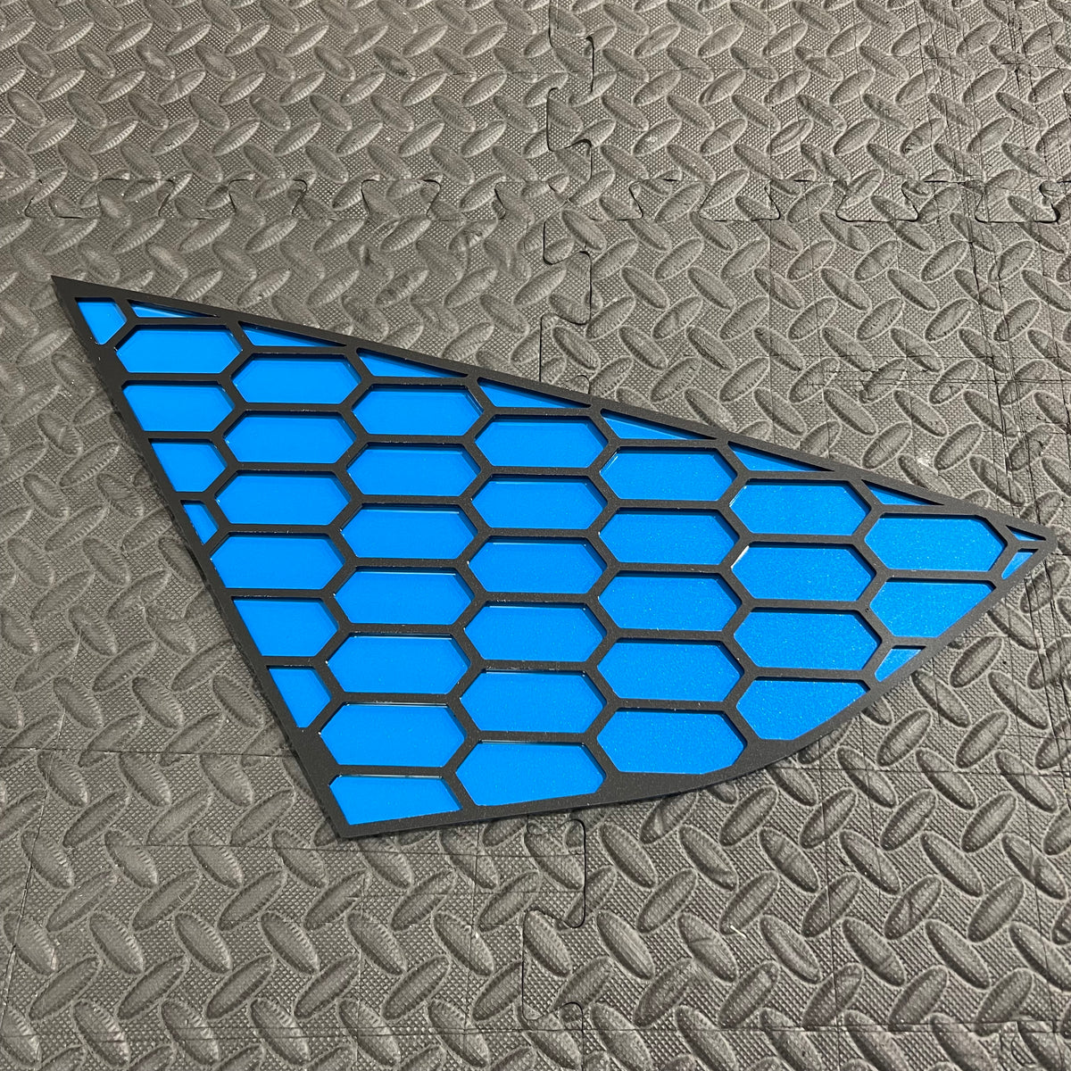Mk3/3.5 Focus (Hatchback) Rear Quarter Window Insert (Left Hand Side) - Satin Black Hexagonal Design With Painted Nitrous Blue Backing Plate