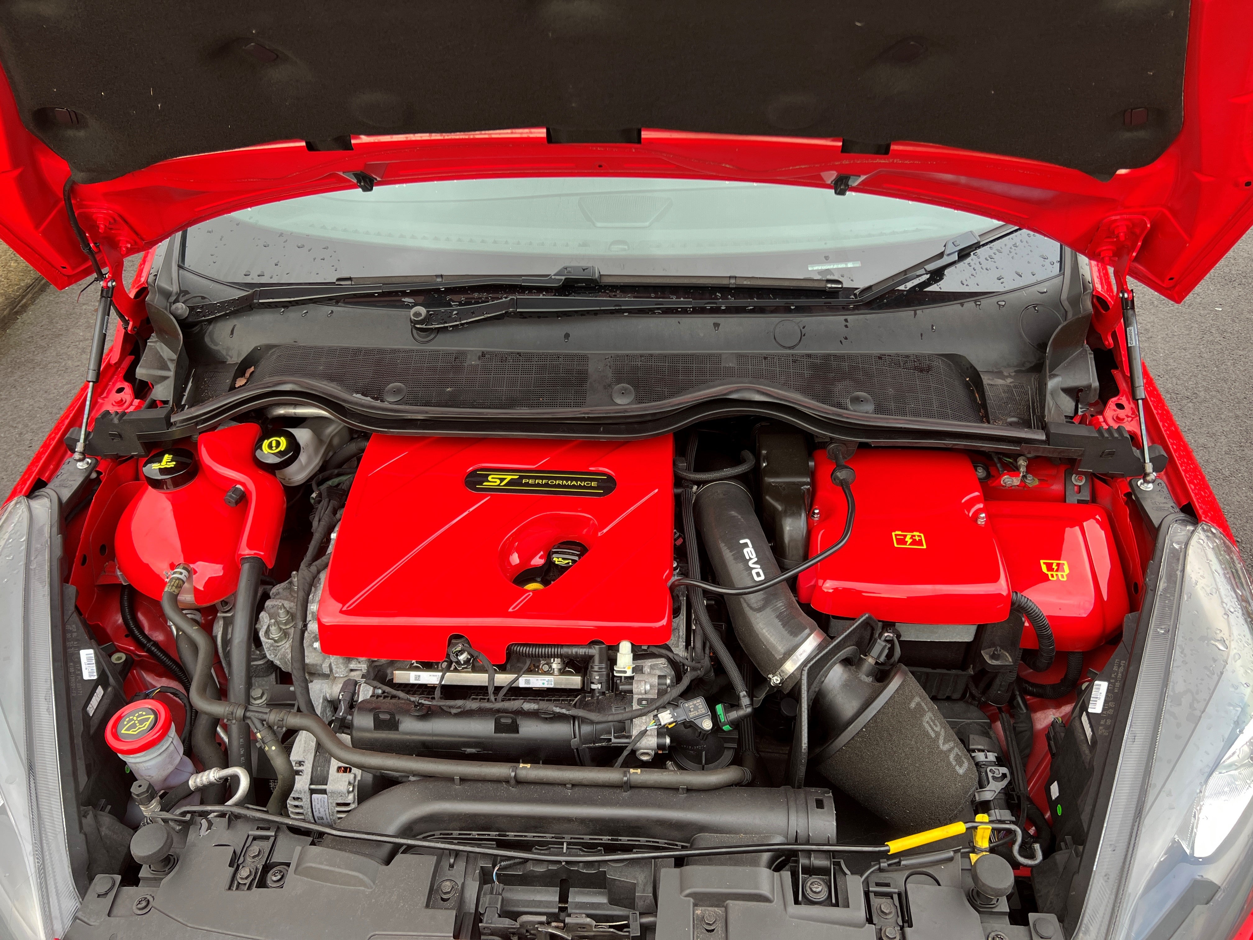 Proform Engine Bay Dress Up Kit - Mk8/8.5 Fiesta & Mk2/2.5 Puma - Gloss Red Plastic