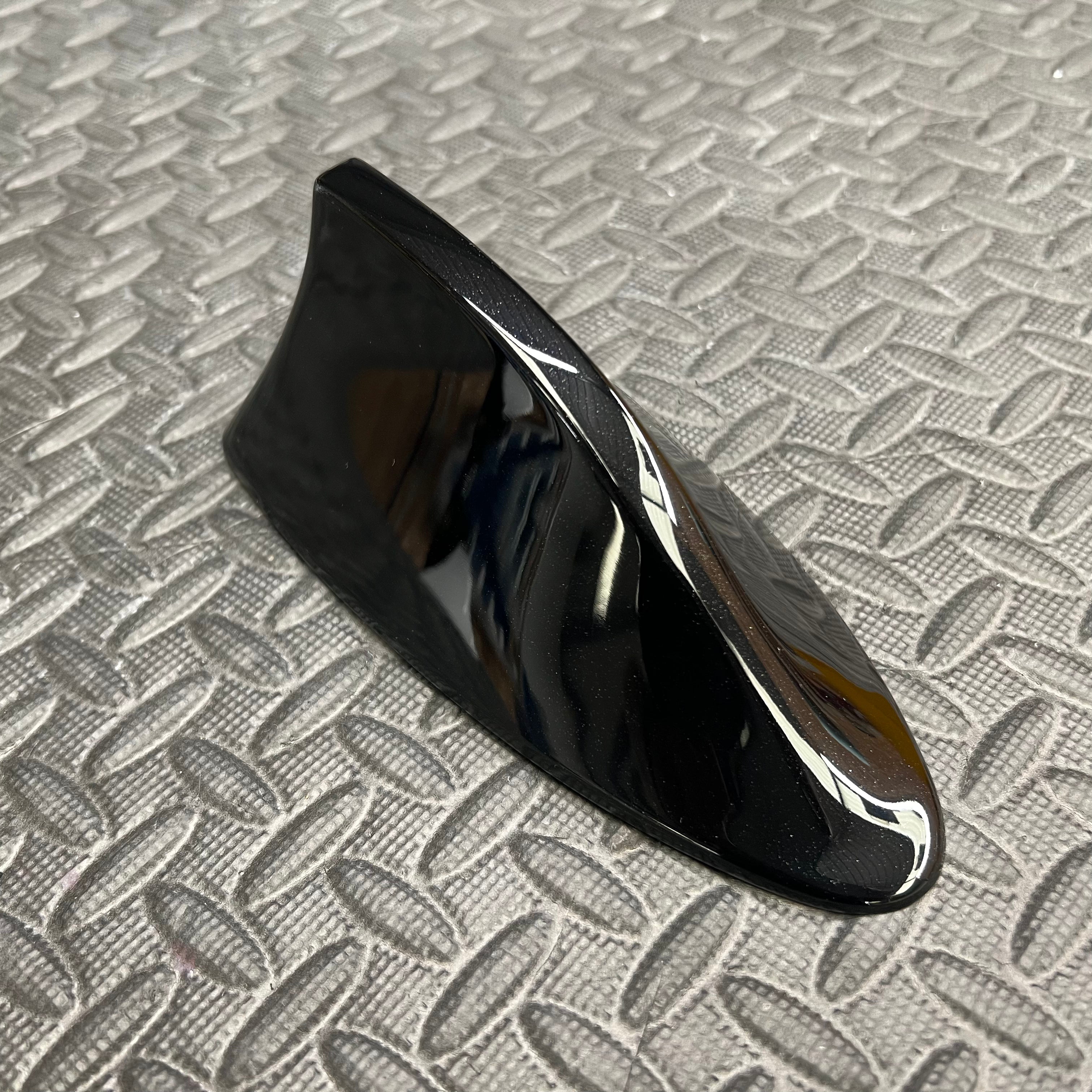 Shark Fin Aerial Mk3/3.5 Ford Focus / Mk8 Ford Fiesta - Painted Panther Black