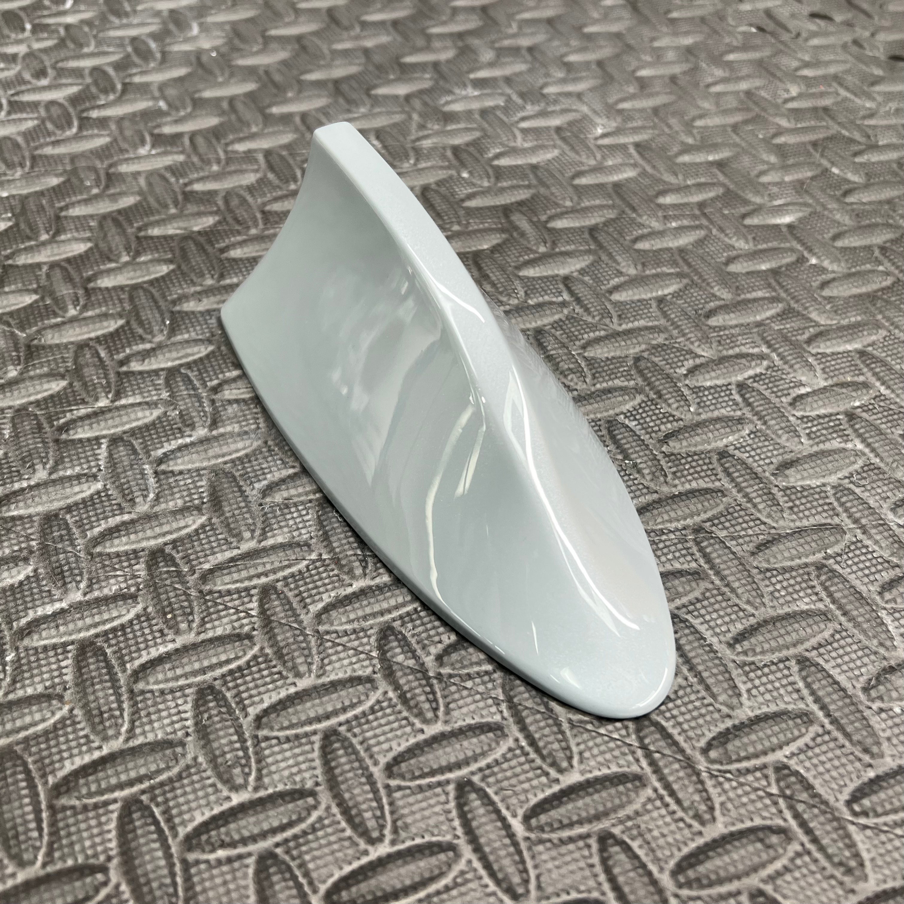 Shark Fin Aerial Mk3/3.5 Ford Focus / Mk8 Ford Fiesta - Painted Silver Fox
