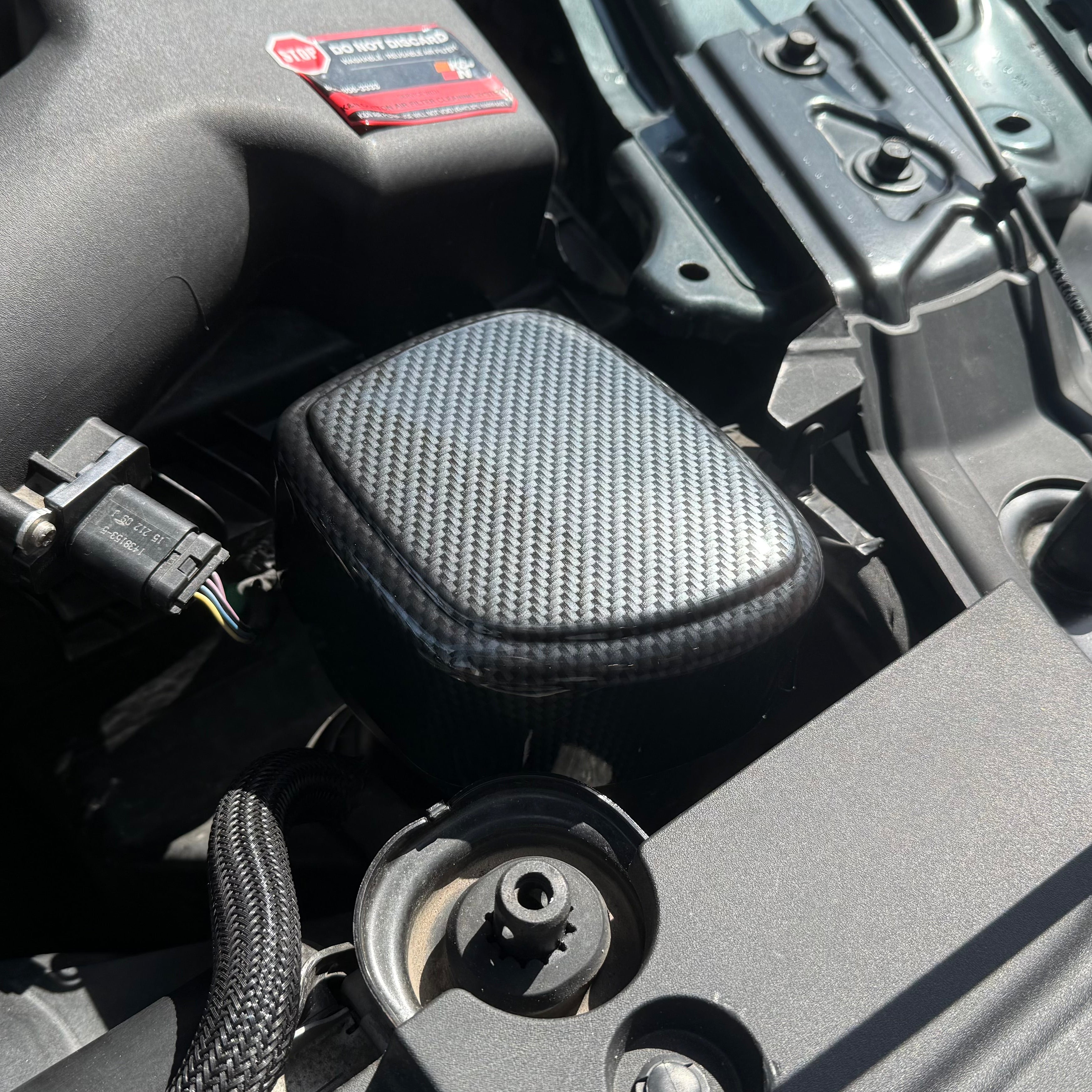 Proform Kühlmitteltankabdeckung – Hyundai i30N / Kona N / Veloster N (Kunststoffoberflächen)