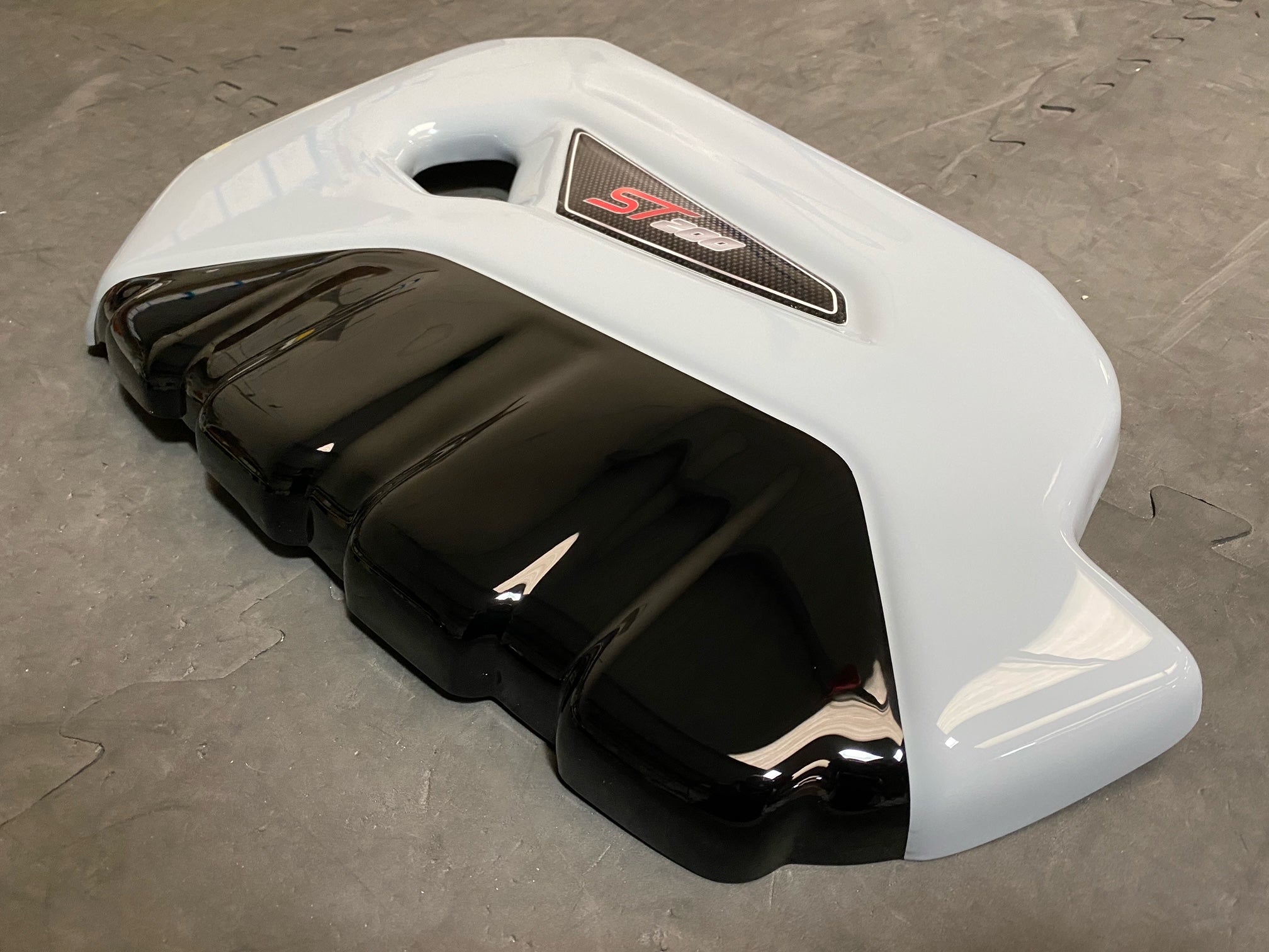 Proform-Motorabdeckung – Fiesta Mk7.5 ST180 / ST200 (Lackierte Ausführungen)