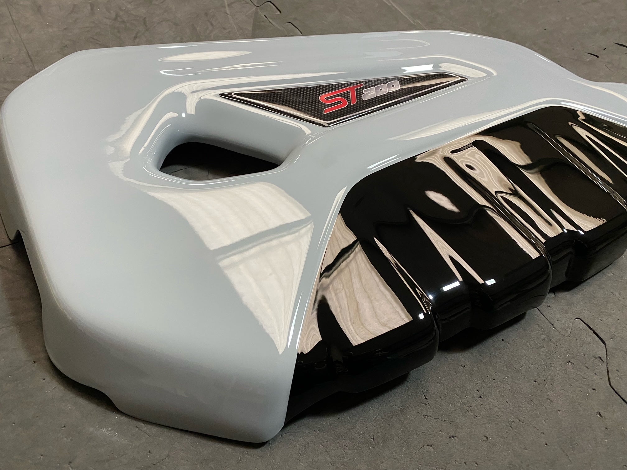 Proform-Motorabdeckung – Fiesta Mk7.5 ST180 / ST200 (Lackierte Ausführungen)