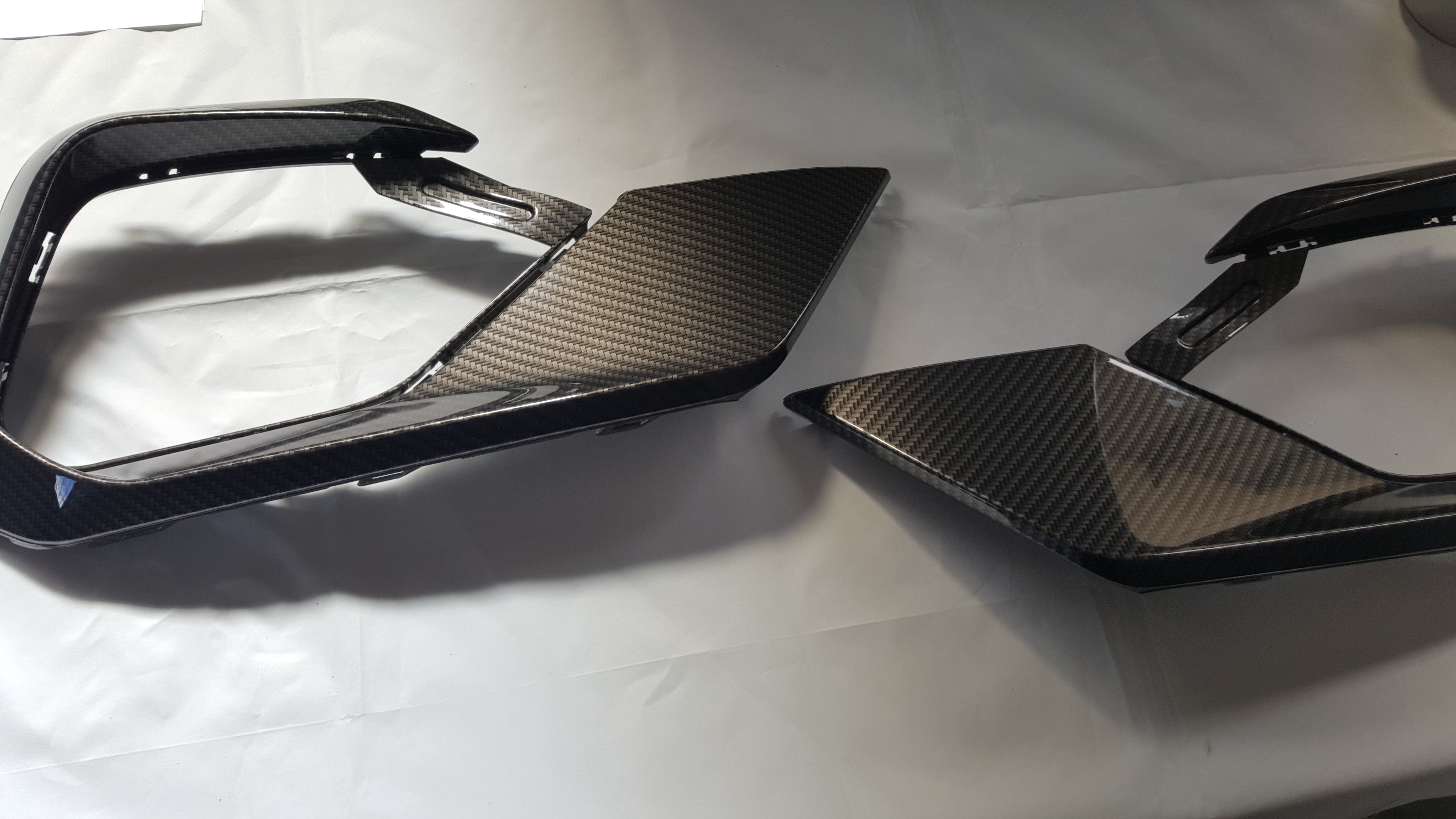 Outer Fog Light Bezels - Mk8 Fiesta ST/ ST Line