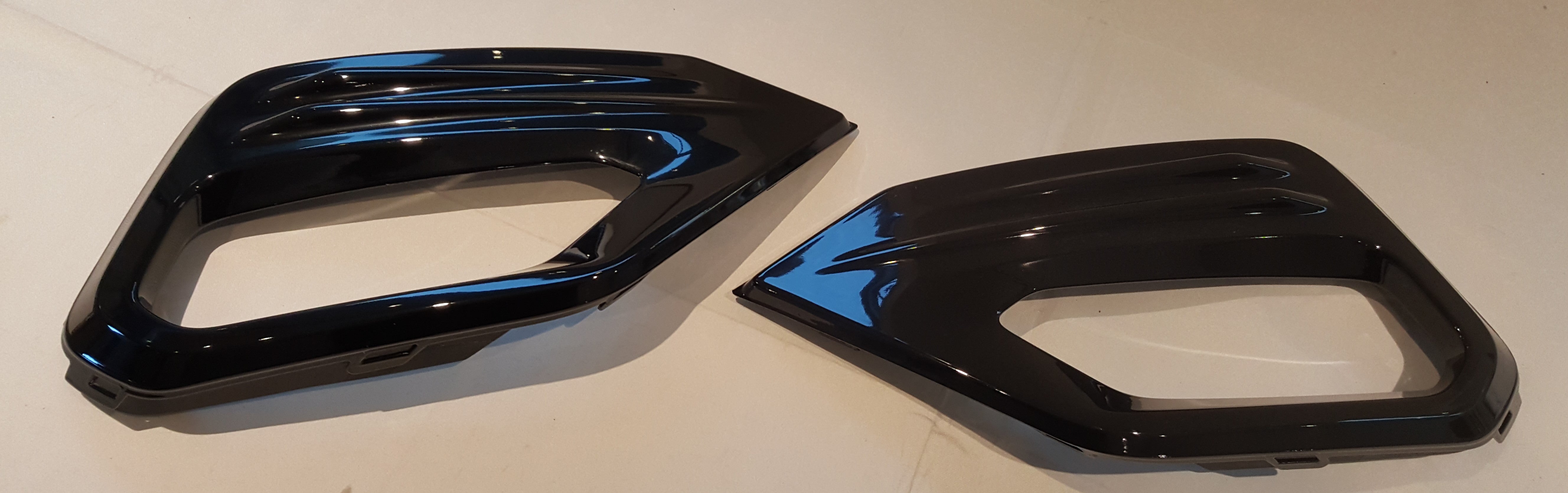 Fog Light Surrounds - MK8 Fiesta ST/ ST Line Painted Gloss Black