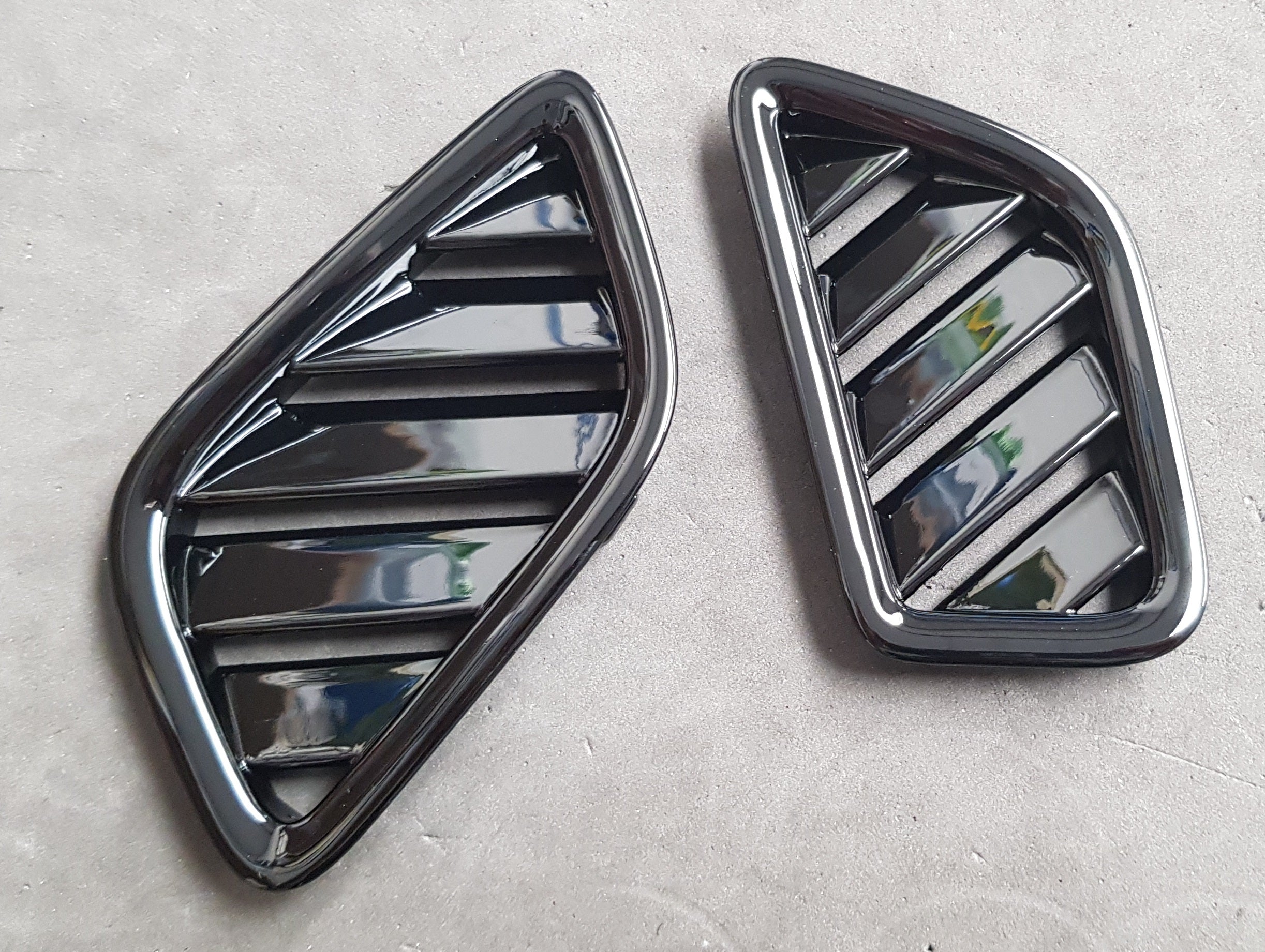 Genuine Ford Window De-Mist Vents (Pair) - Mk8/8.5 Fiesta & Mk2/2.5 Puma