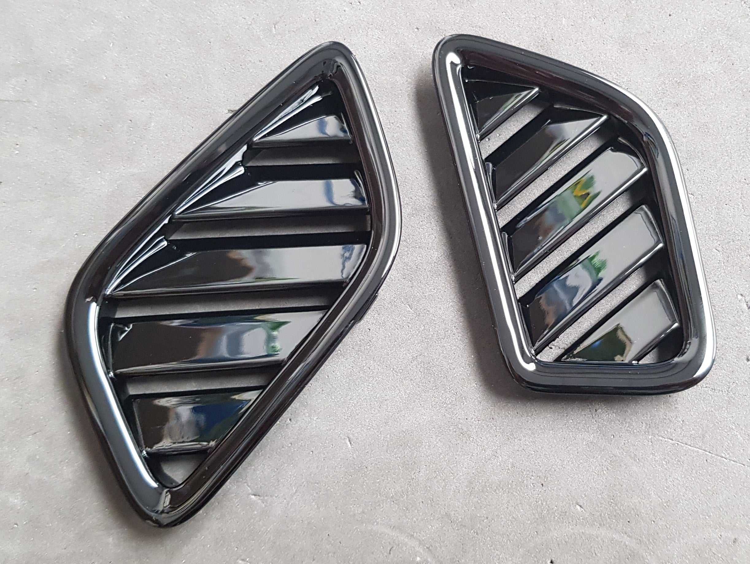 Genuine Ford Window De-Mist Vents (Pair) - Mk8/8.5 Fiesta & Mk2 Puma