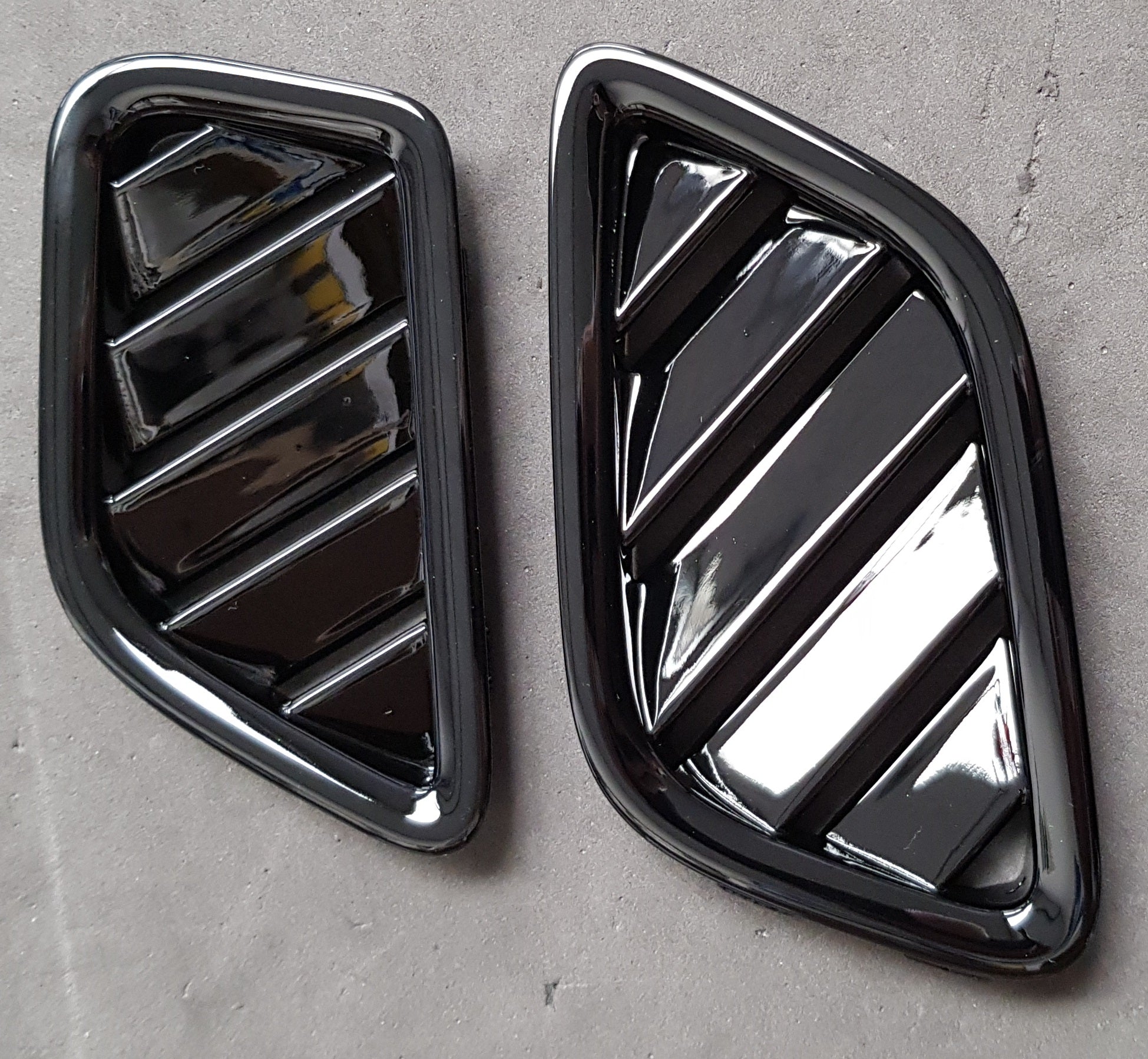 Genuine Ford Window De-Mist Vents Fiesta & Puma