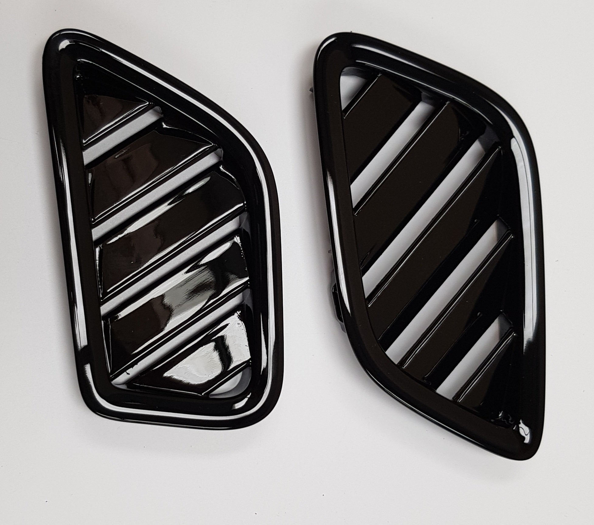 Genuine Ford Window De-Mist Vents Fiesta & Puma