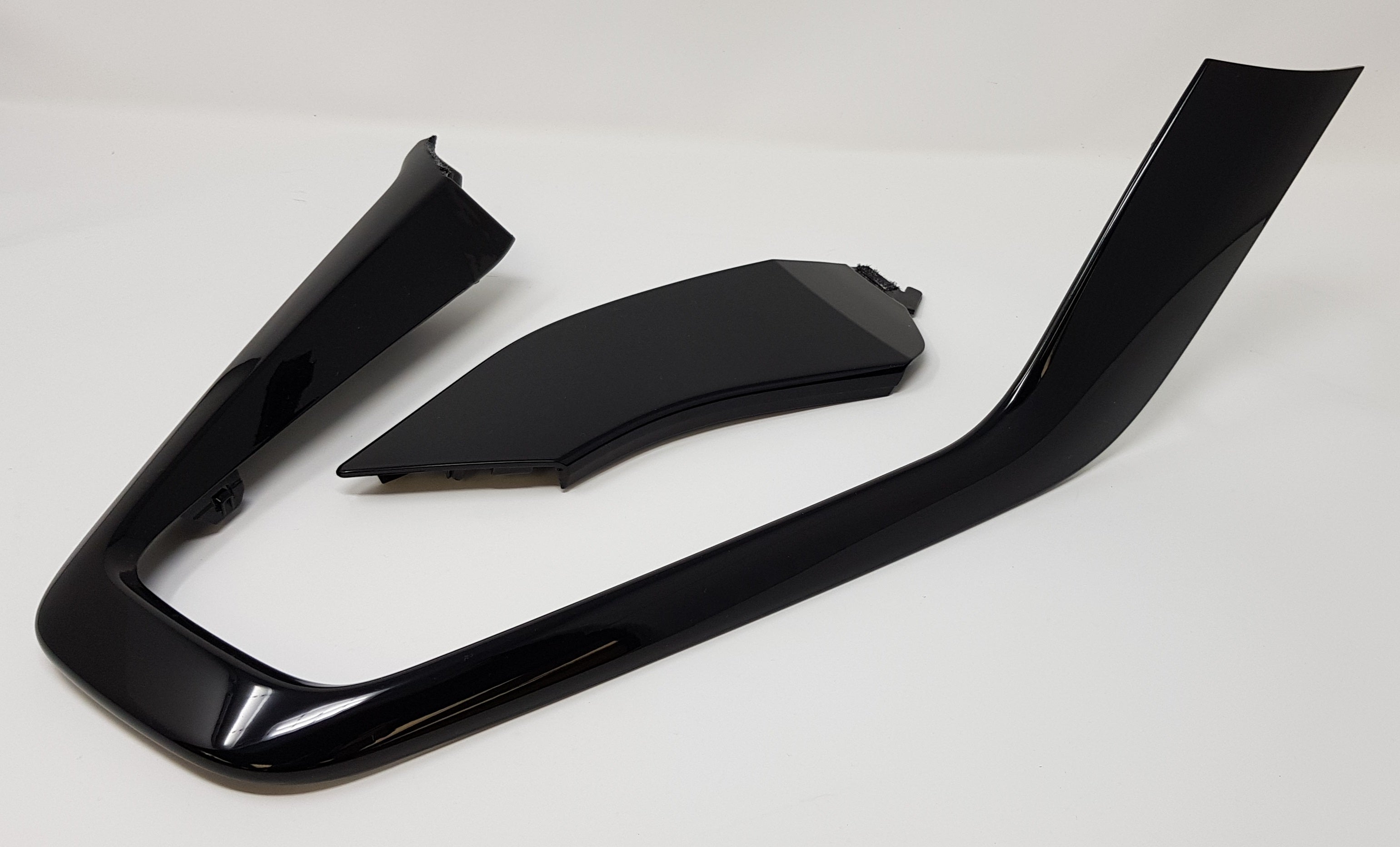 MK3.5 Focus Genuine Ford Centre Console Edge Trim and Side Retu