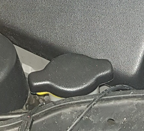 Proform-Abdeckung für Waschwasserflaschendeckel – Vauxhall/Opel Corsa D inkl. VXR (Kunststoffoberflächen)