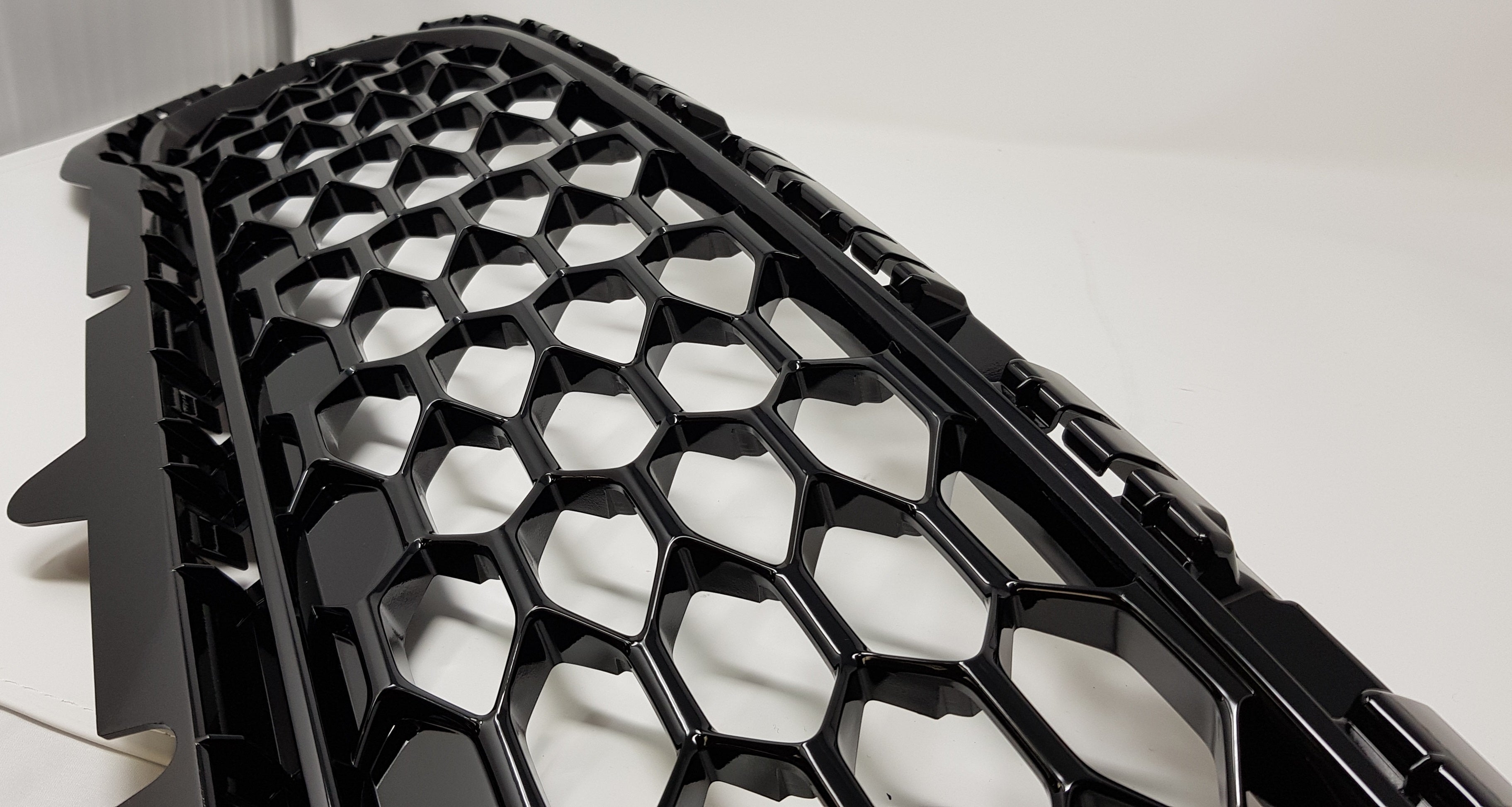 Kühlergrill vorne – Original Ford Mk8 Fiesta ST (lackiert)