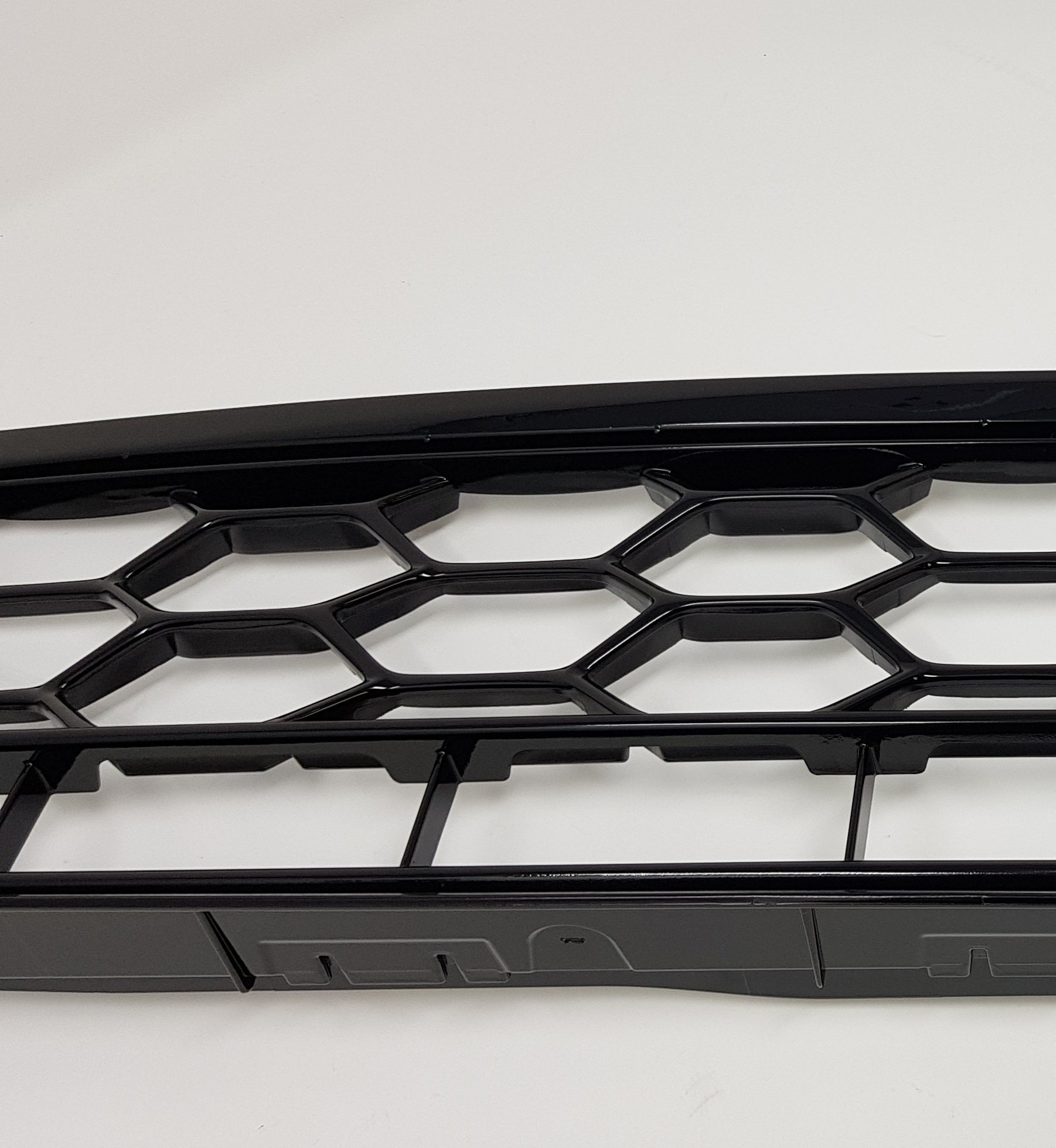 Kühlergrill vorne unten – Original Ford Mk8/8.5 Fiesta ST (lackiert)