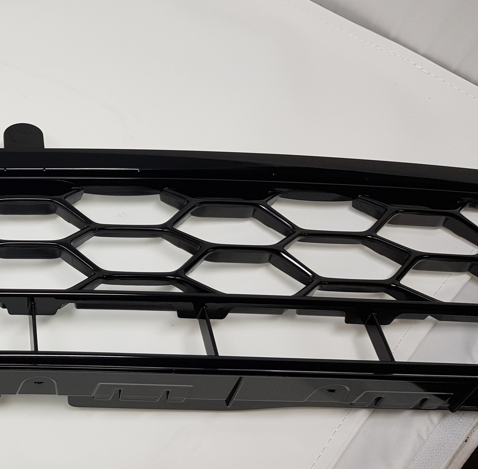 Front Lower Grille - Genuine Ford Mk8/8.5 Fiesta ST (Painted)