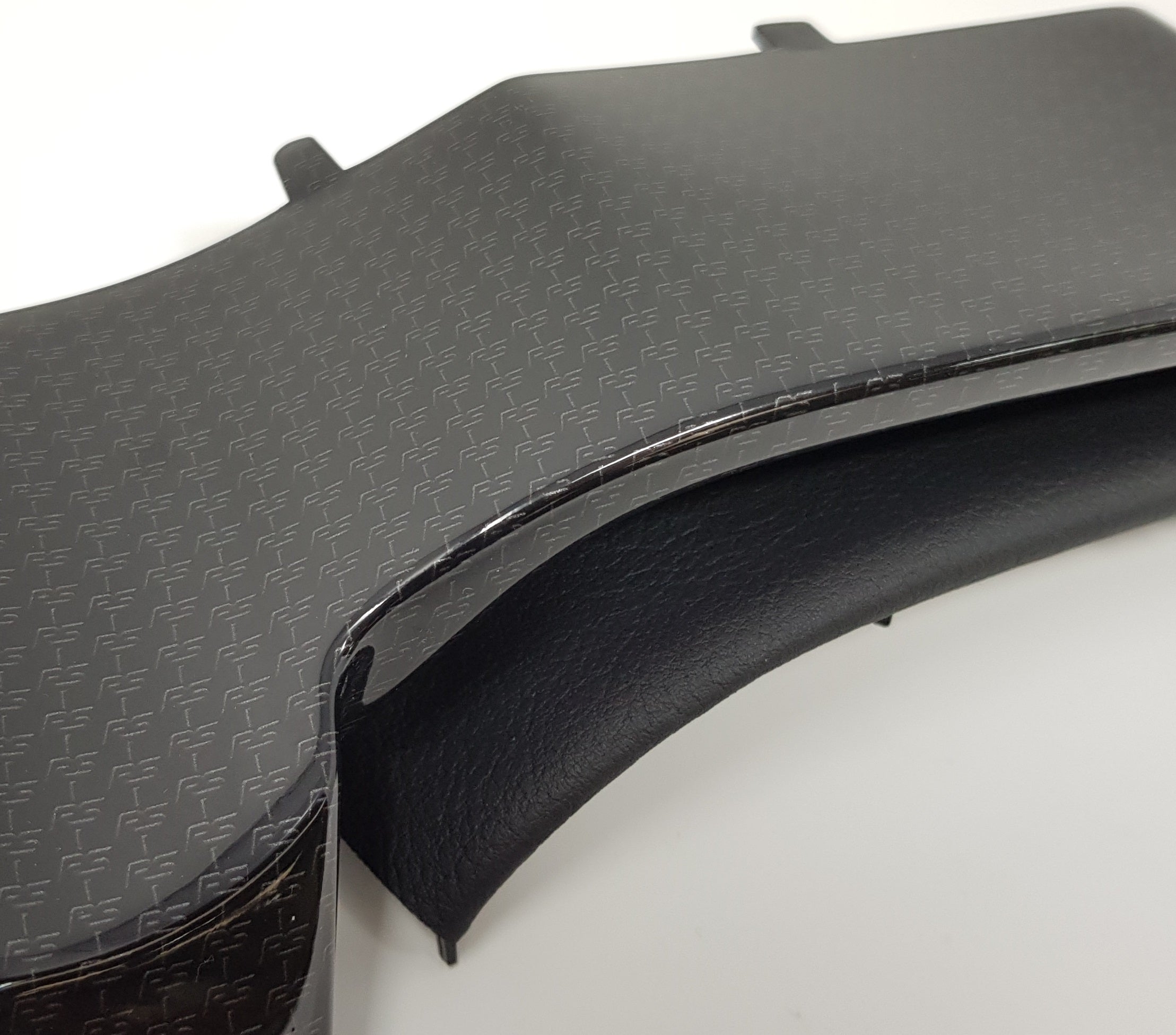 Garniture de tableau de bord principal Ford d'origine en fibre de carbone - Focus Mk3/3.5 (finitions peintes/hydrodipées)