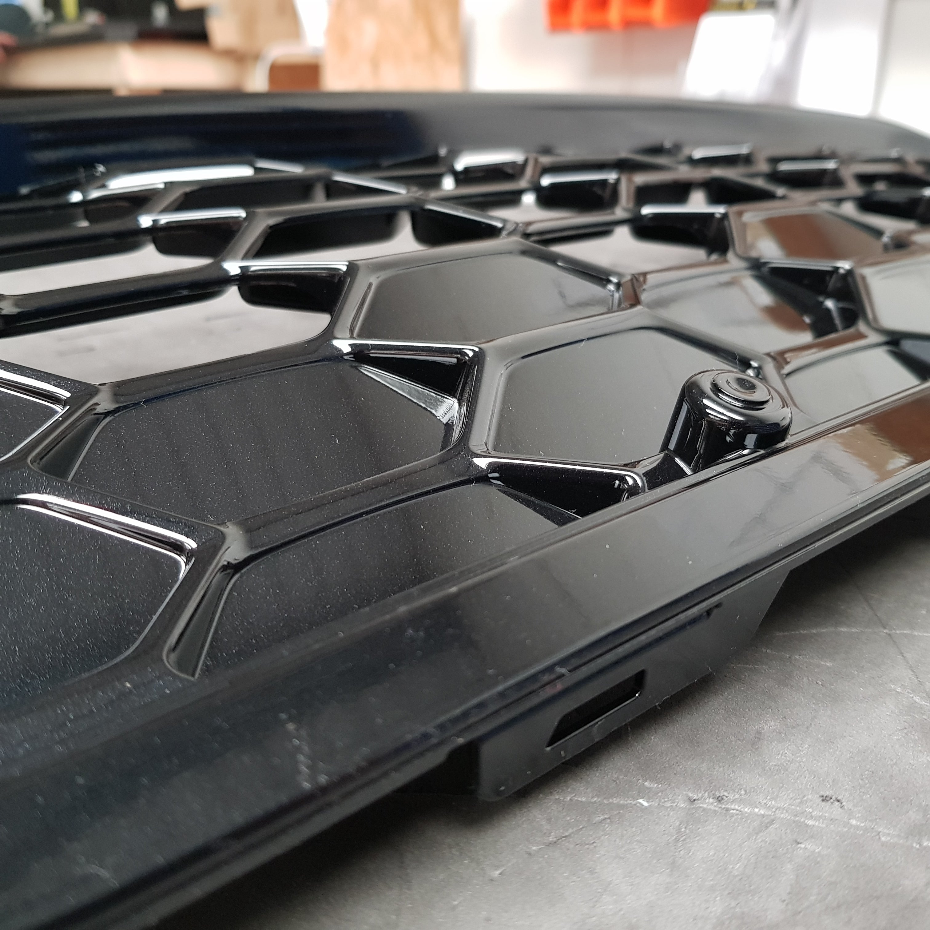Original Ford Mk4 Focus ST Front-Kühlergrill (lackiert)