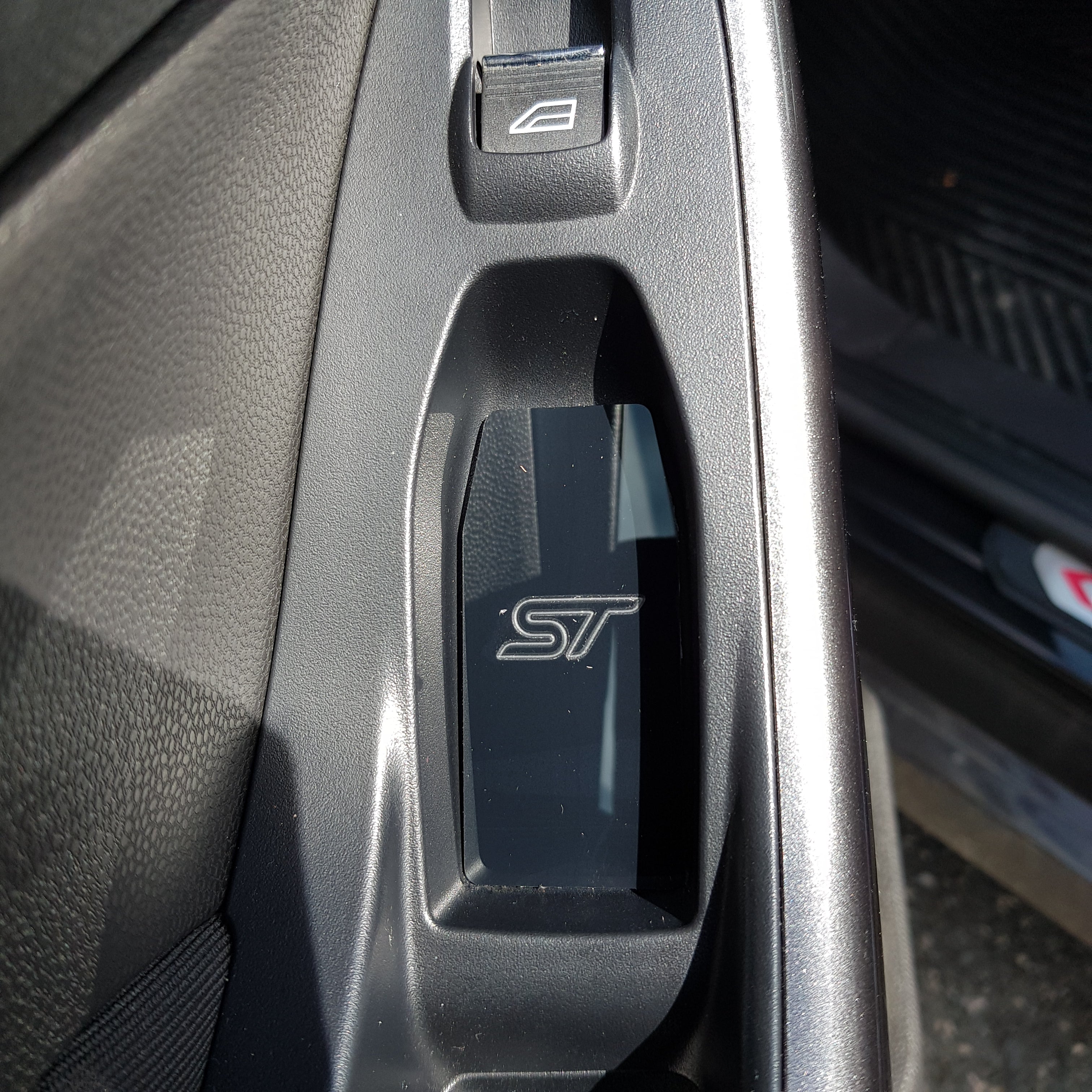 Inserts de poignée de porte gravés pour Fiesta Mk7.5 (avec ST/ST Line)