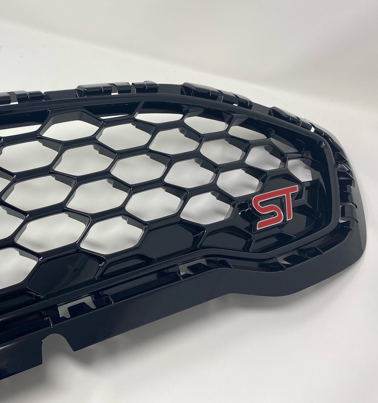 Kühlergrill vorne – Original Ford Mk8 Fiesta ST (lackiert)