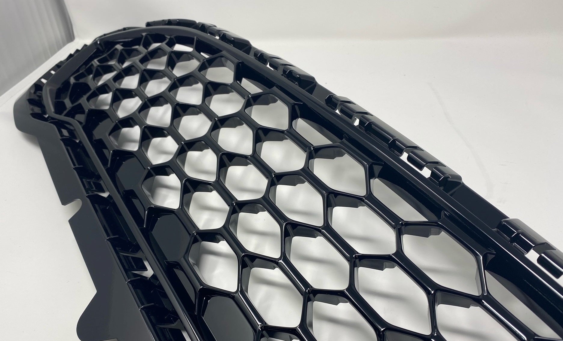 Kühlergrill vorne – Original Ford Mk8 Fiesta ST (lackiert)