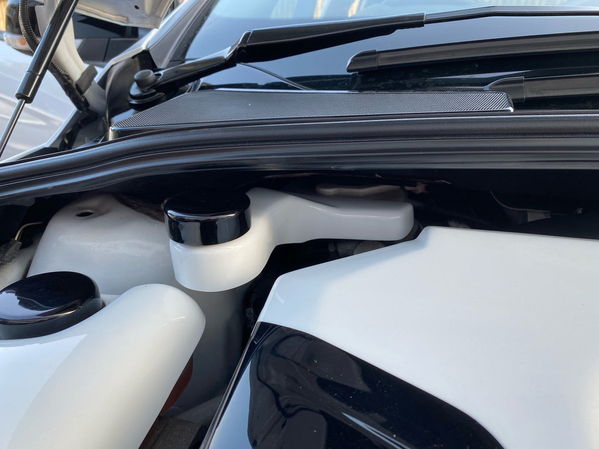 Proform Brake Reservoir Cover - Mk3/3.5 Focus - Frozen White Installed On Car