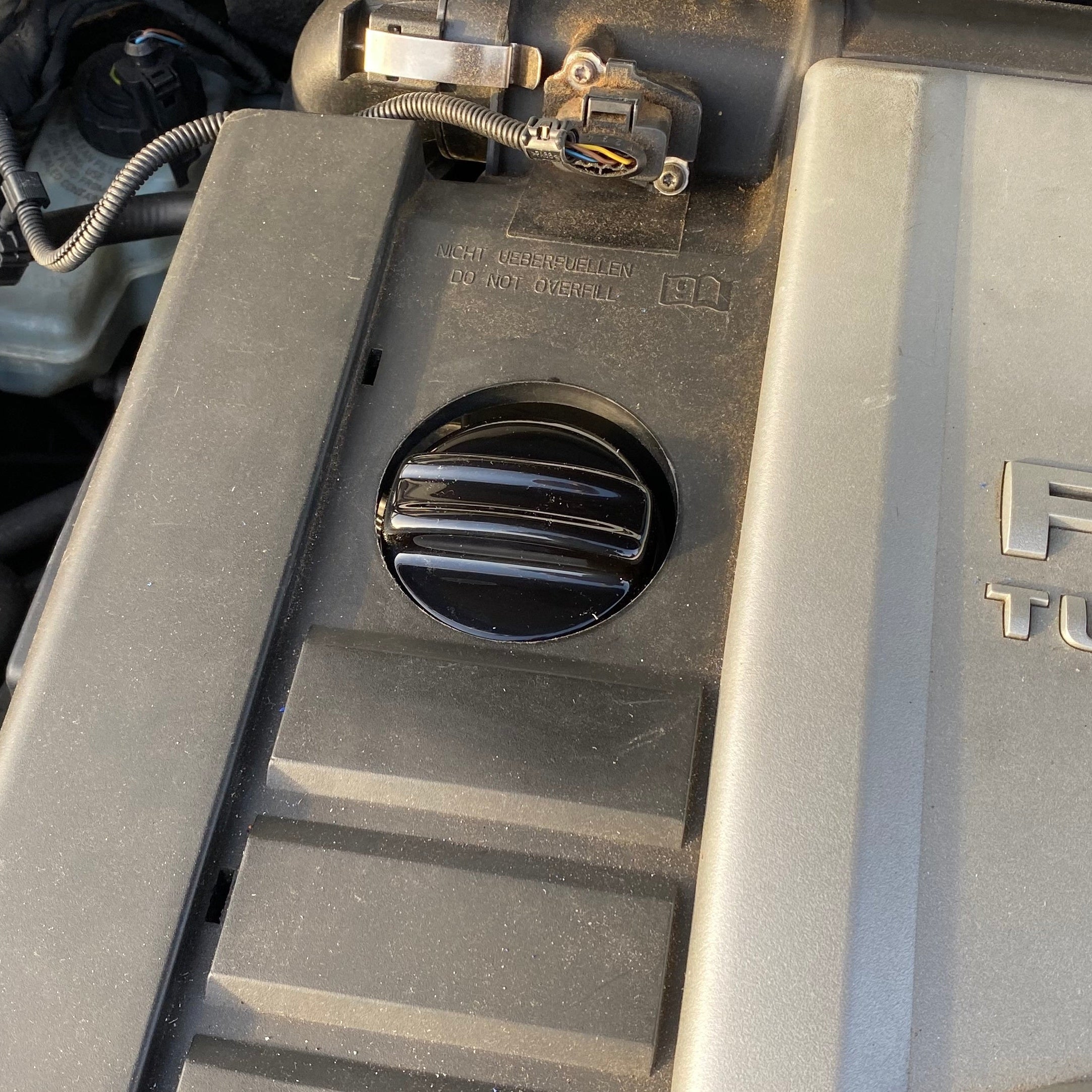 Proform VAG Oil Cap - Gloss Black