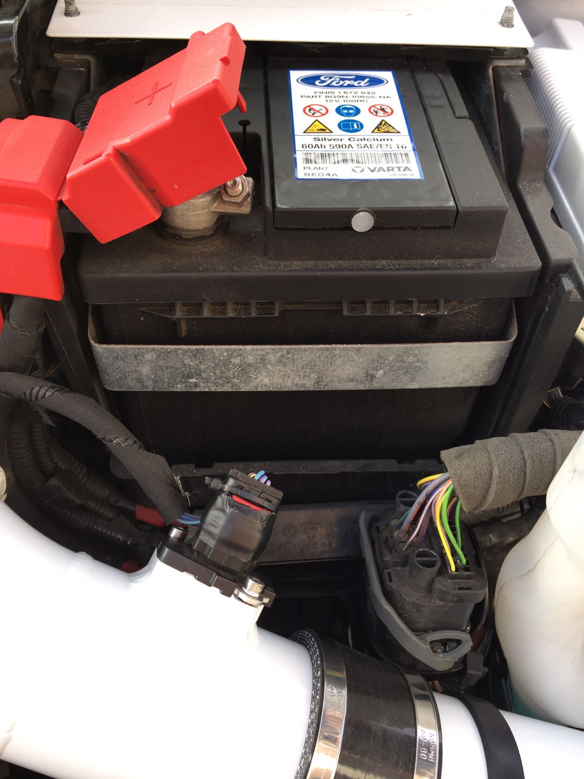Original Ford Batterie-Frontplatte - Mk7/7.5/8 Ford Fiesta