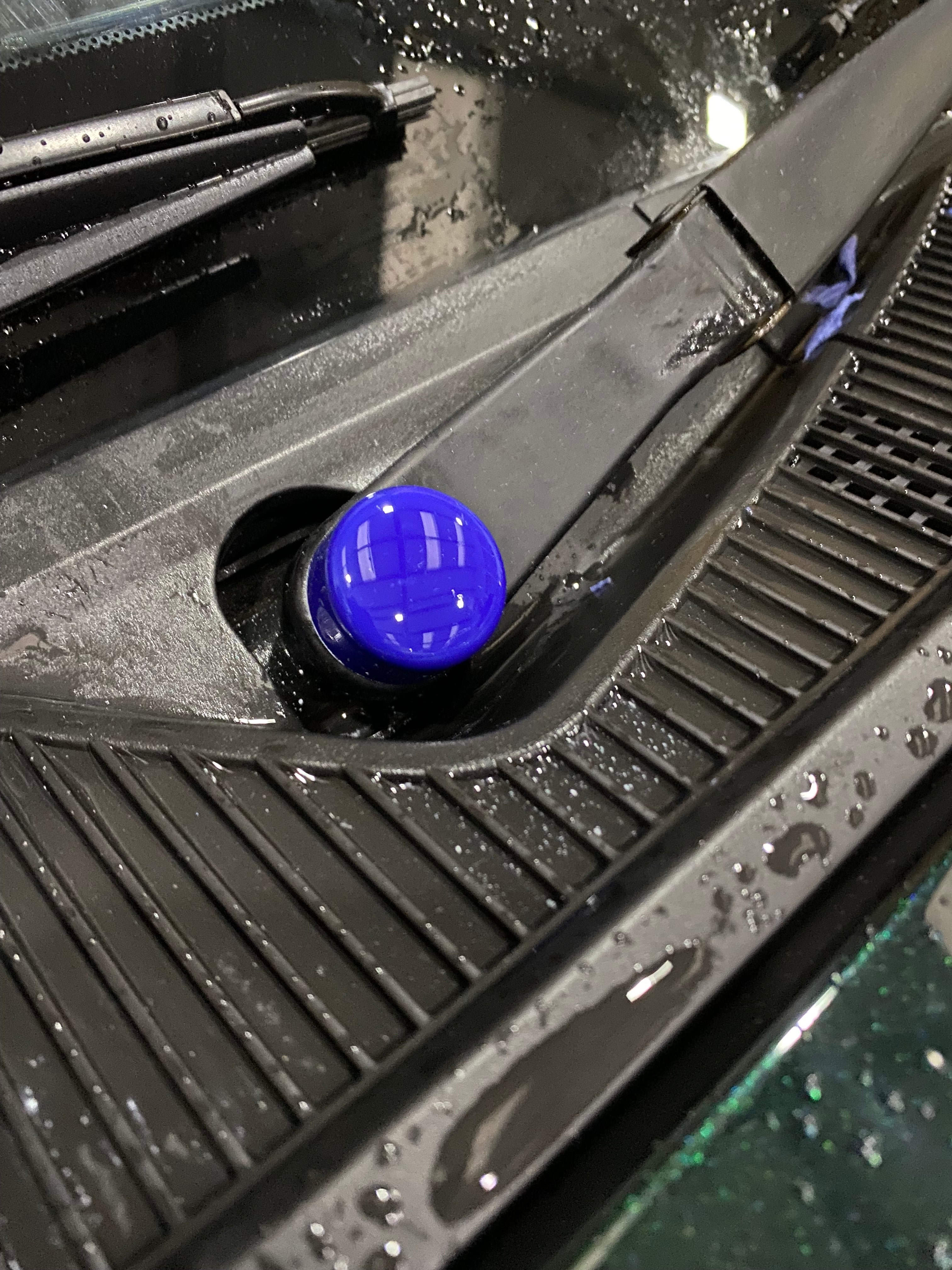 Caches en caoutchouc pour boulons de bras d'essuie-glace - Mazda MX5/Miata Mk3/3.5/NC