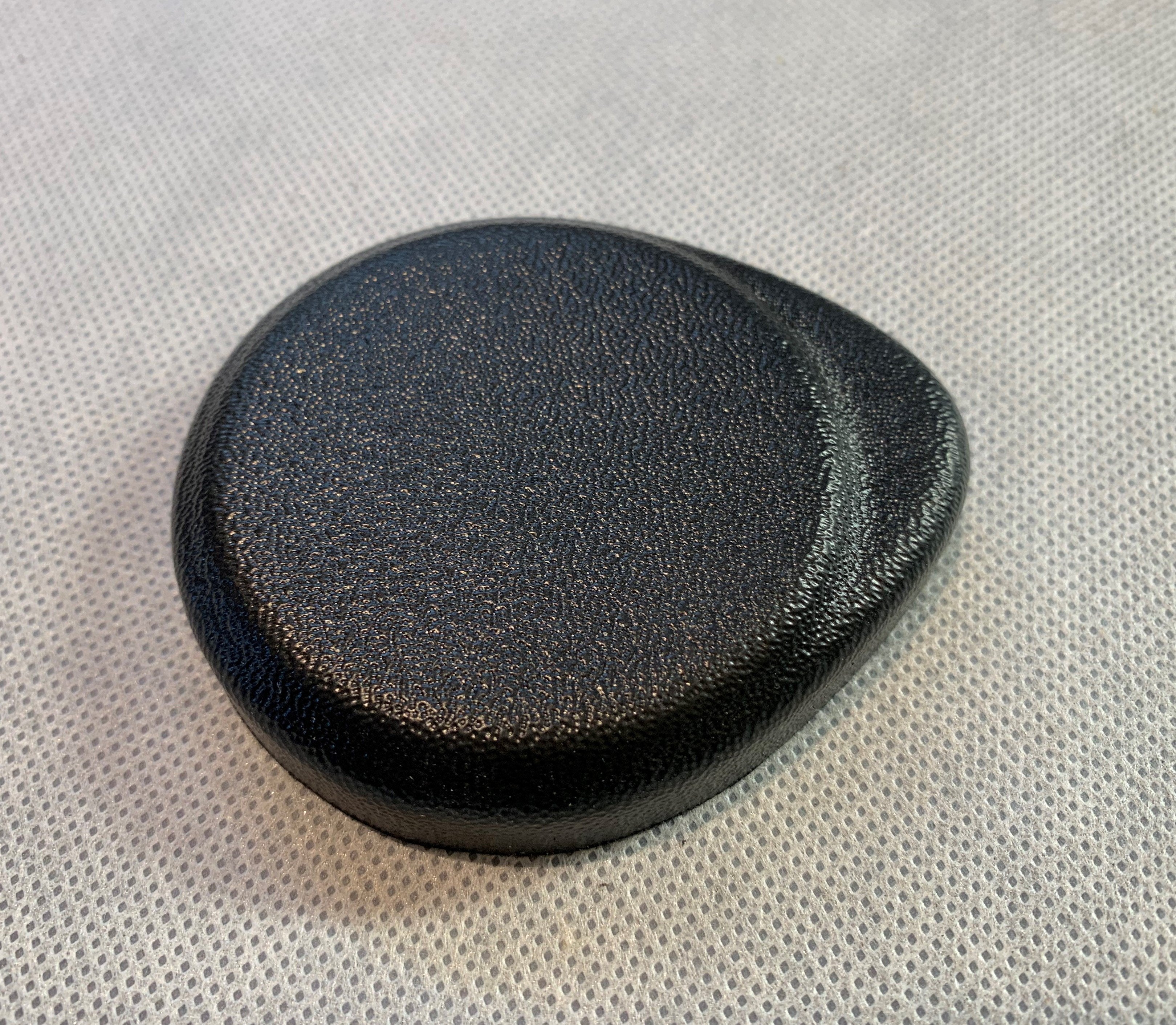 Proform-Abdeckung für Scheibenwaschbehälterdeckel – Ford Focus Mk4 (Kunststoffoberflächen)