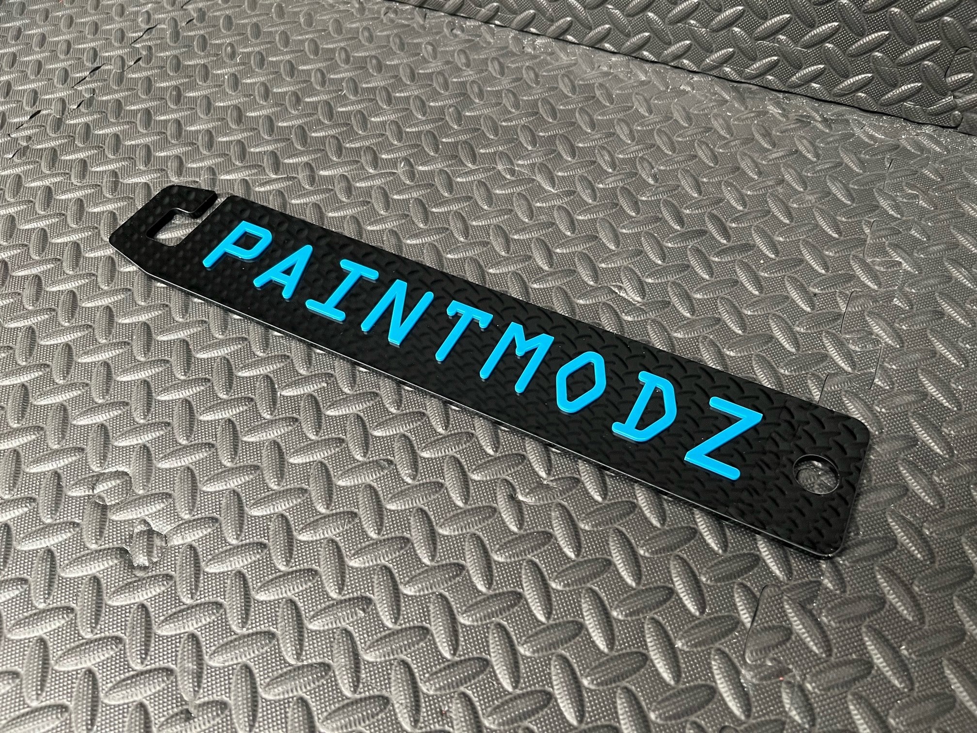 Support de capot universel - Paintmodz (acrylique 4D)