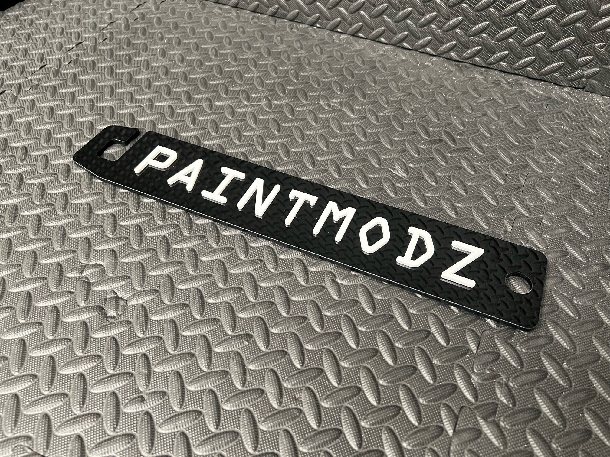Support de capot universel - Paintmodz (acrylique 4D)