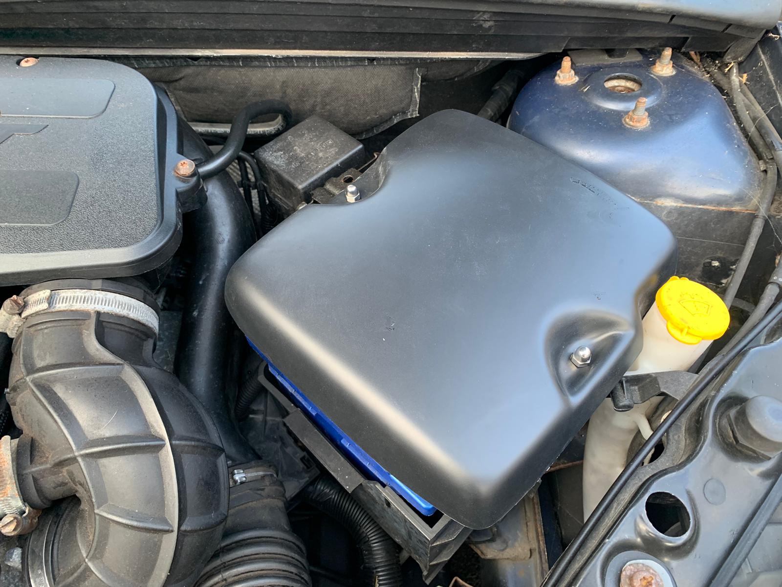Proform-Batterieabdeckung – Mk6 Ford Fiesta 2004–2009 (Kunststoffoberflächen)