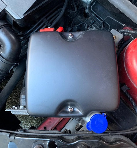 Proform-Batterieabdeckung – Mk6 Ford Fiesta 2004–2009 (Kunststoffoberflächen)