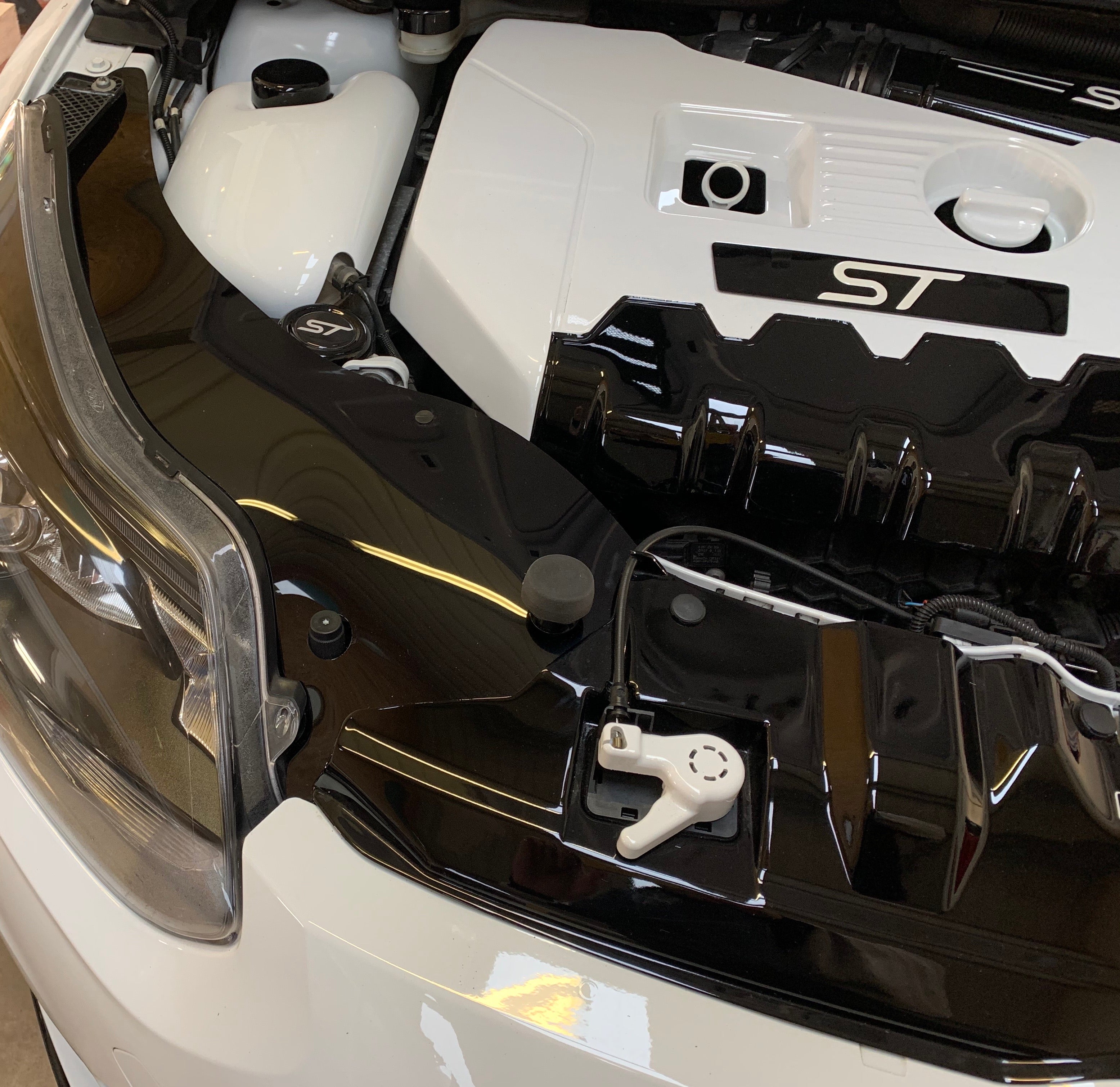 Proform Pre- Facelift Slam Panel Ends - MK3 Focus (Plastic Finishes)