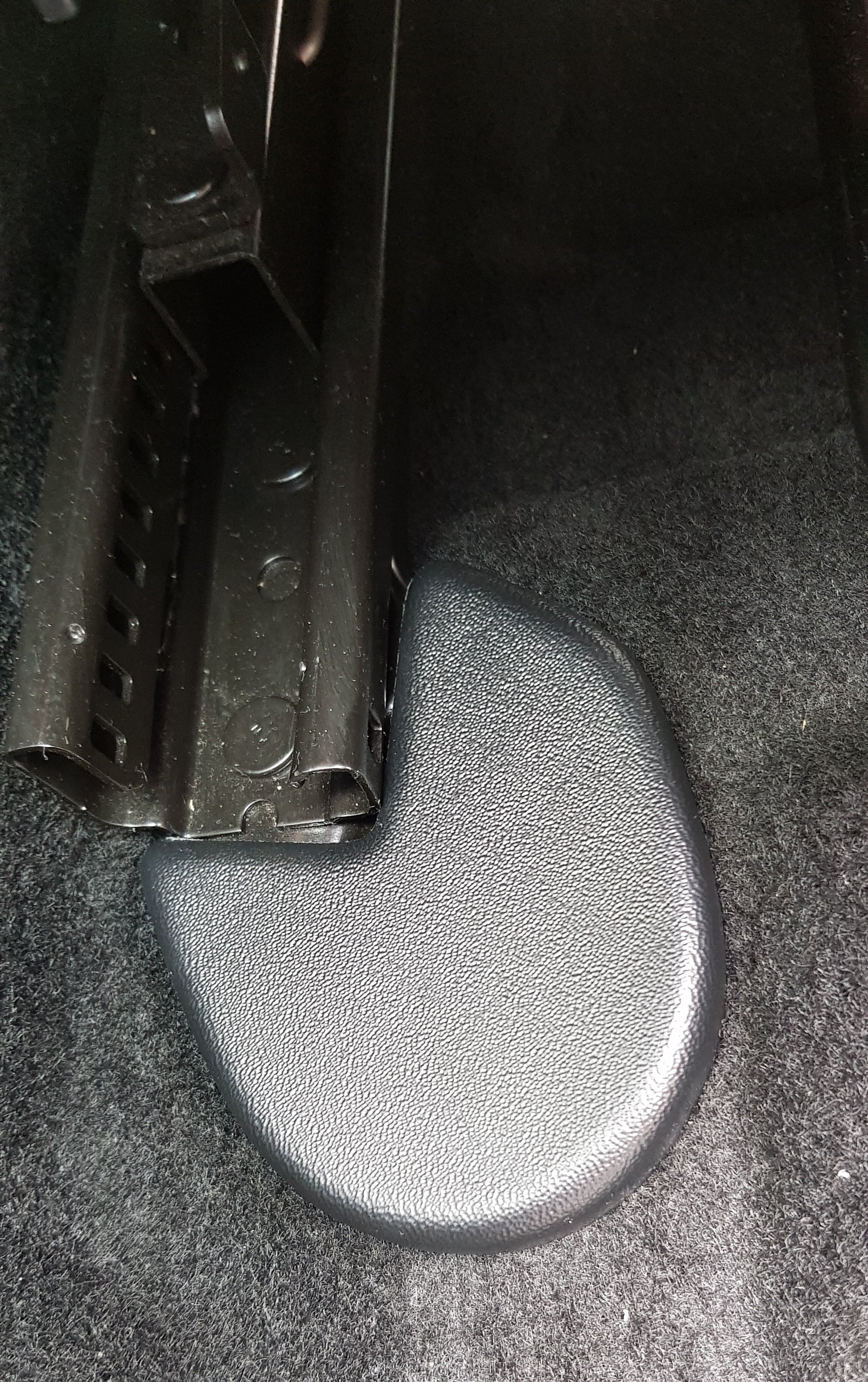 Seat Rail End Covers (Fronts) - Mk3/3.5 Focus